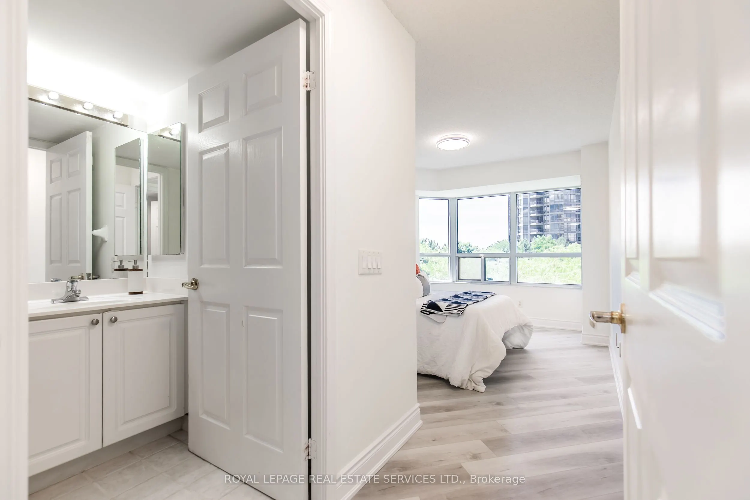 25 Kingsbridge Garden Circle, #418