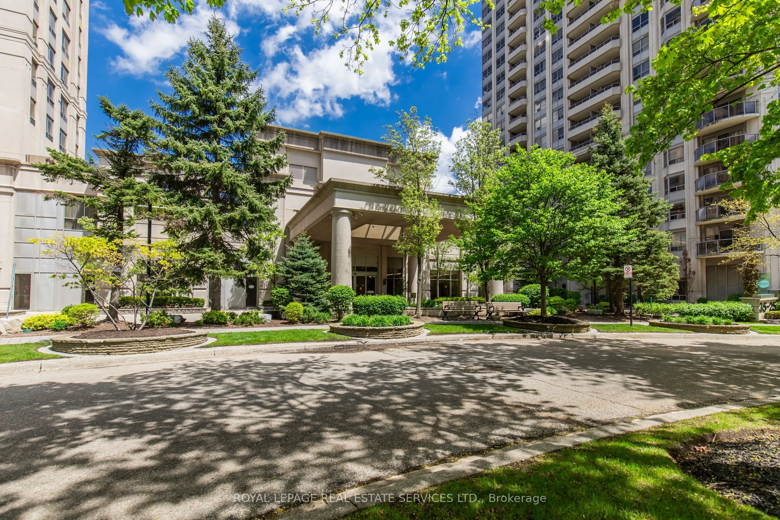 25 Kingsbridge Garden Circle, #418