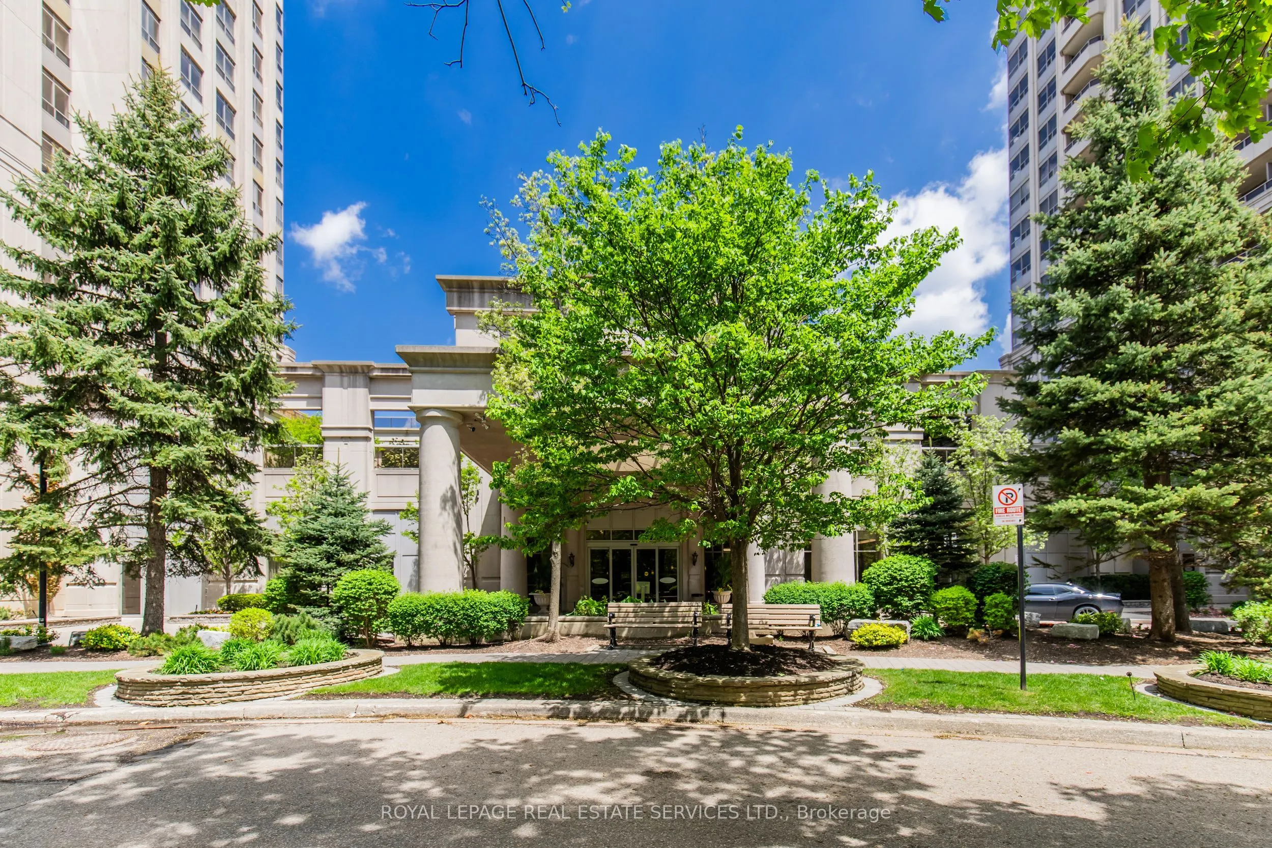 25 Kingsbridge Garden Circle, #418