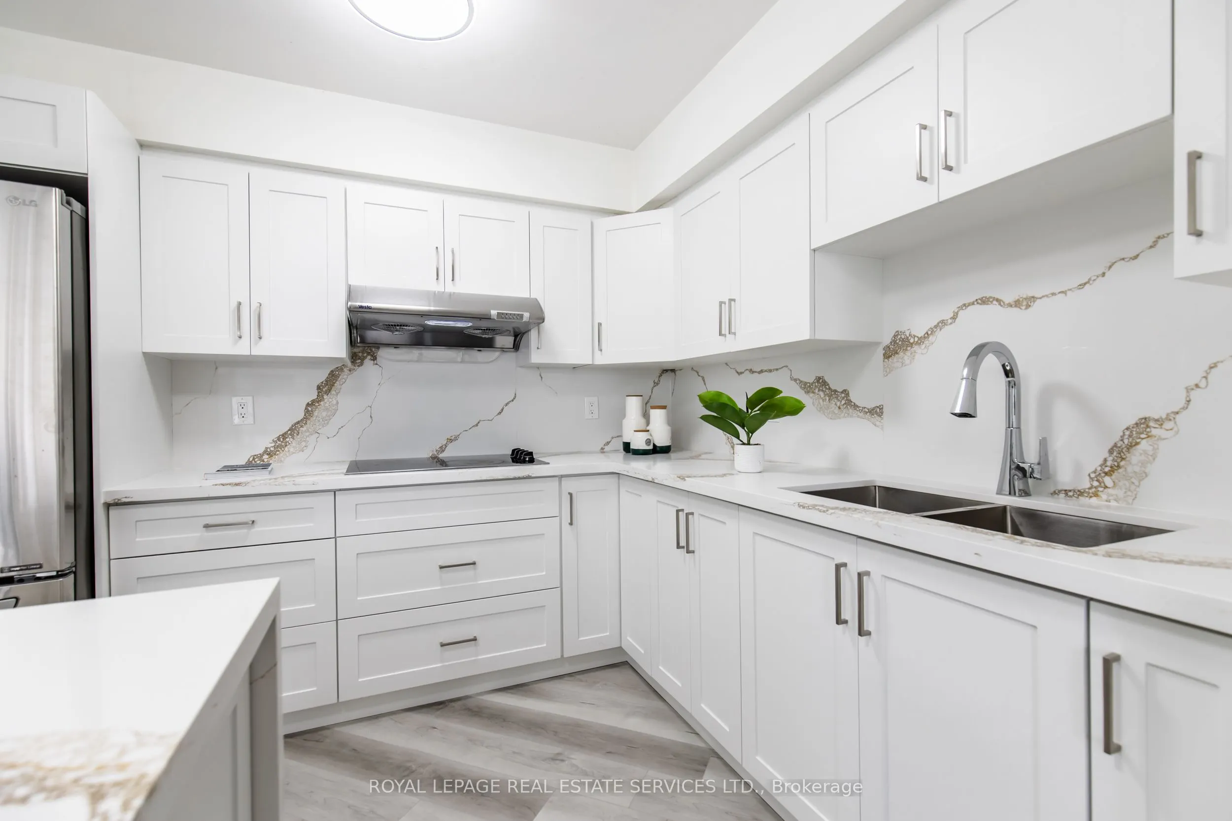 25 Kingsbridge Garden Circle, #418