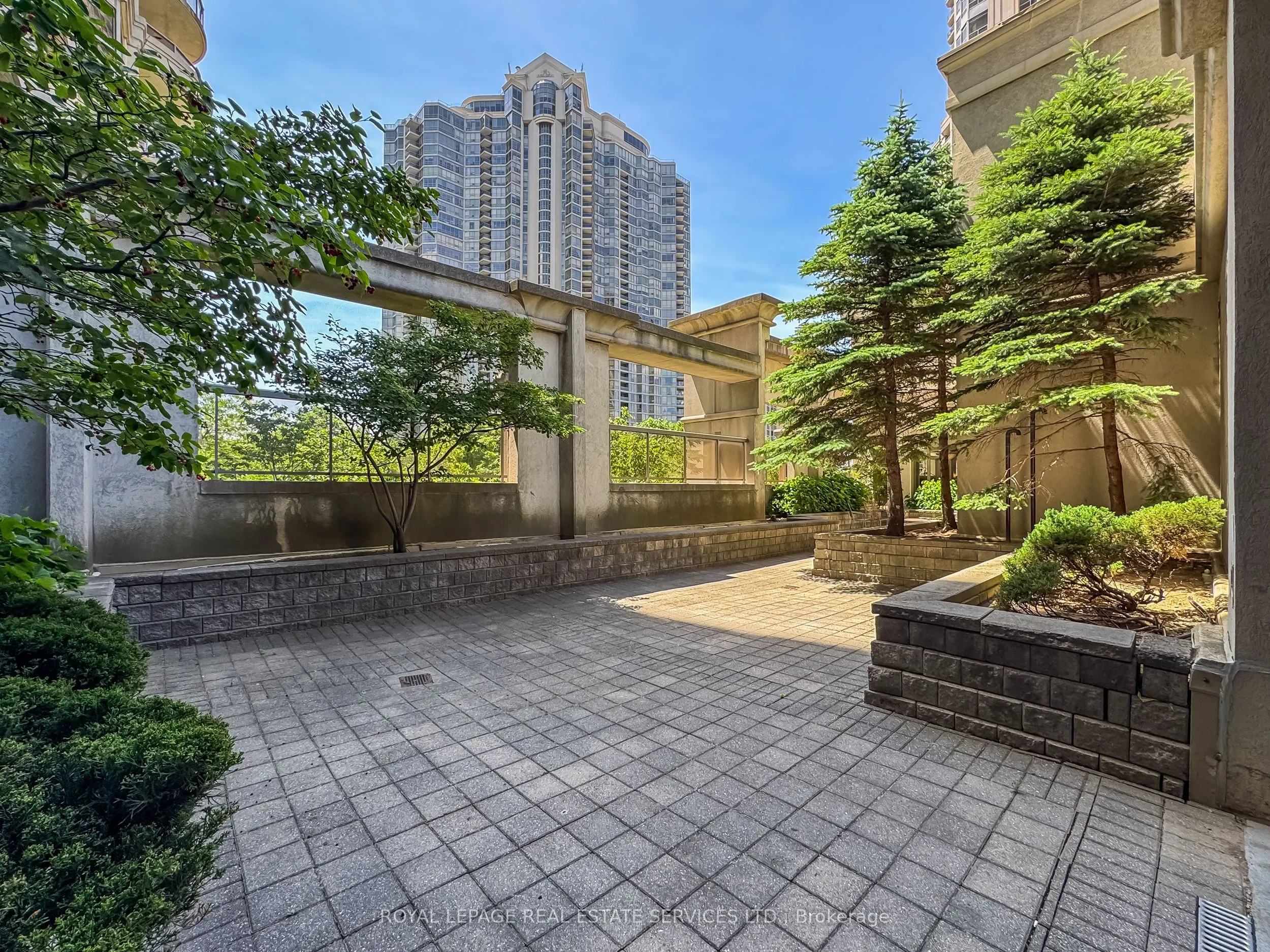 25 Kingsbridge Garden Circle, #418