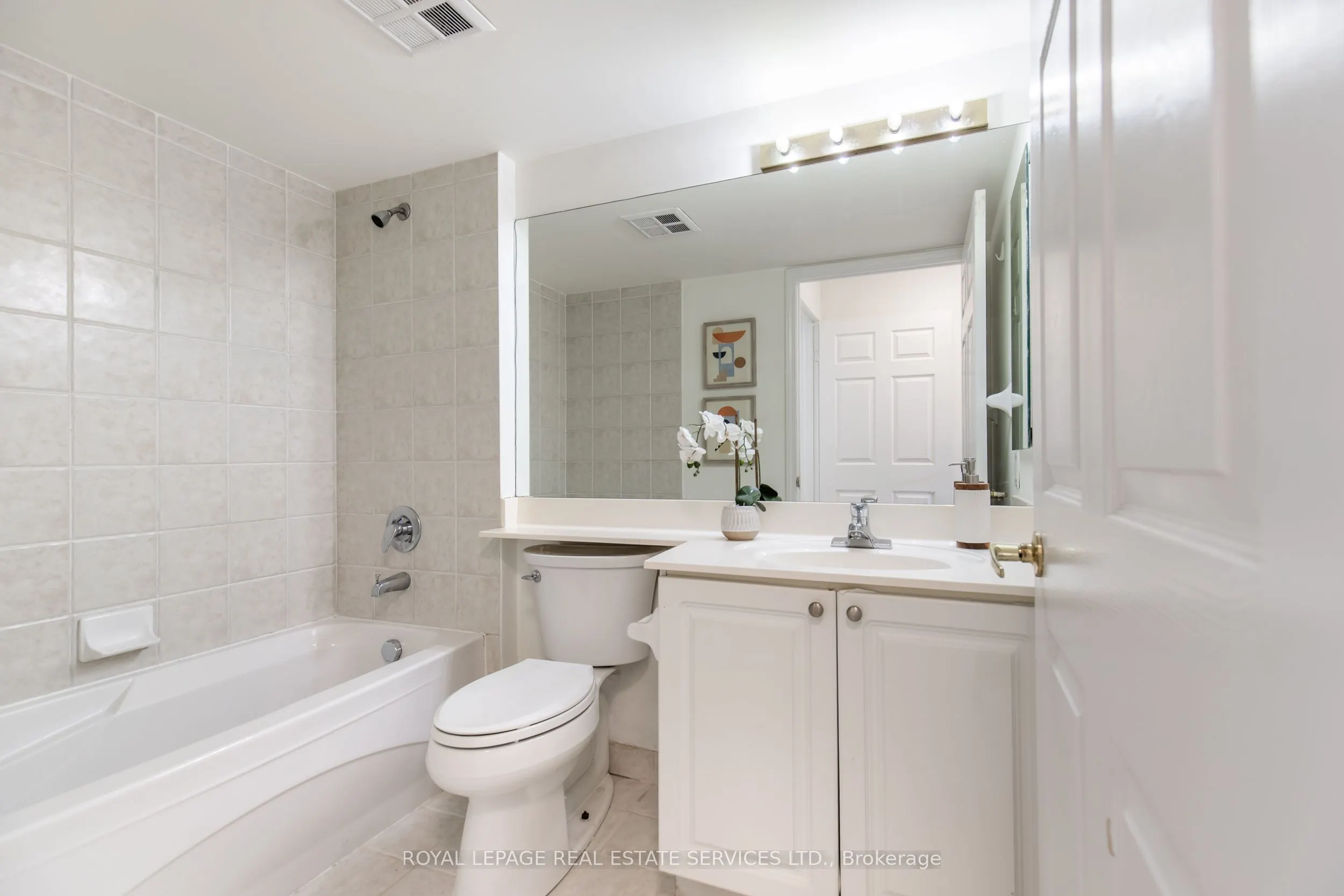 25 Kingsbridge Garden Circle, #418