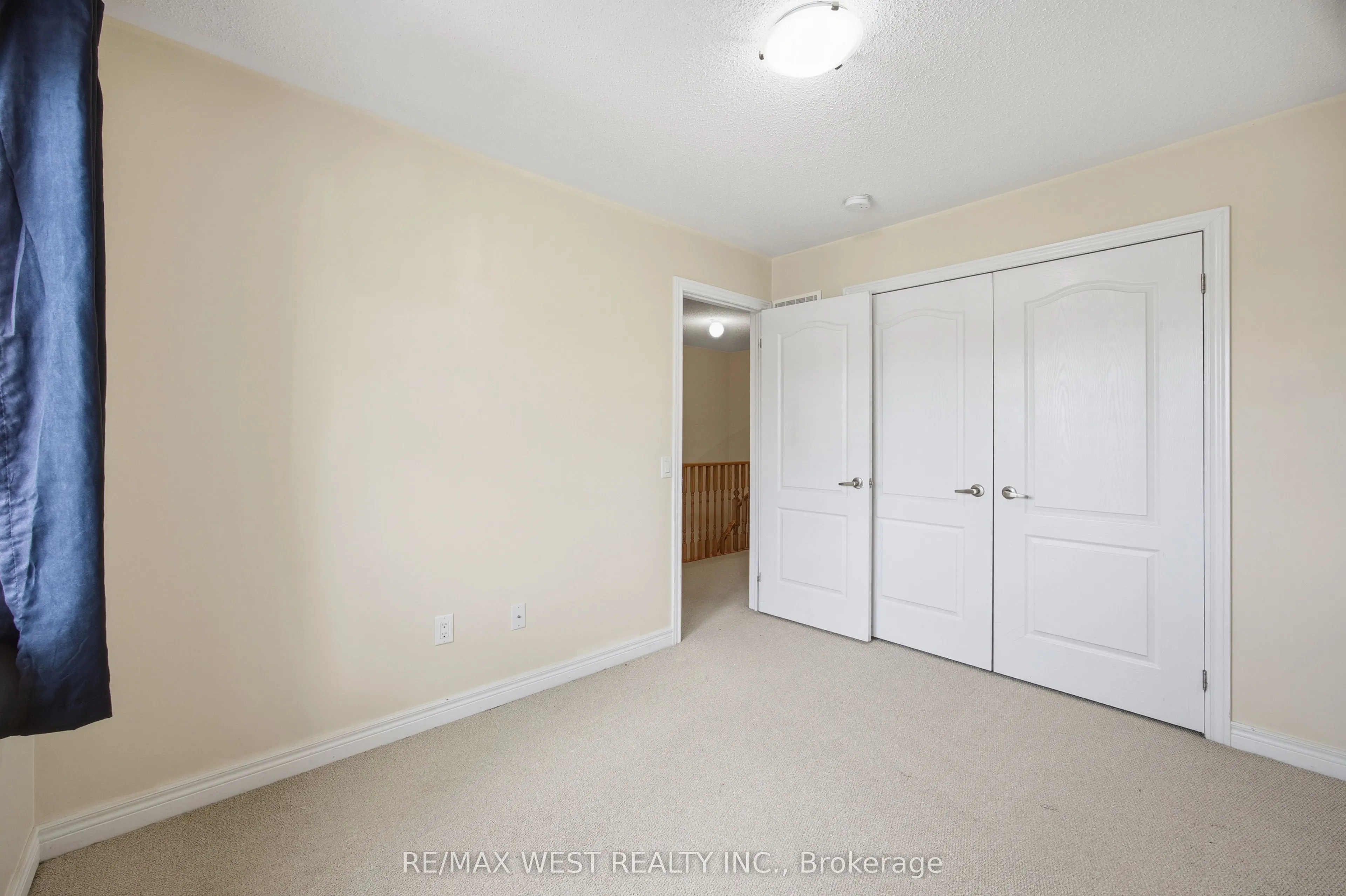 90 SKY HARBOUR Drive