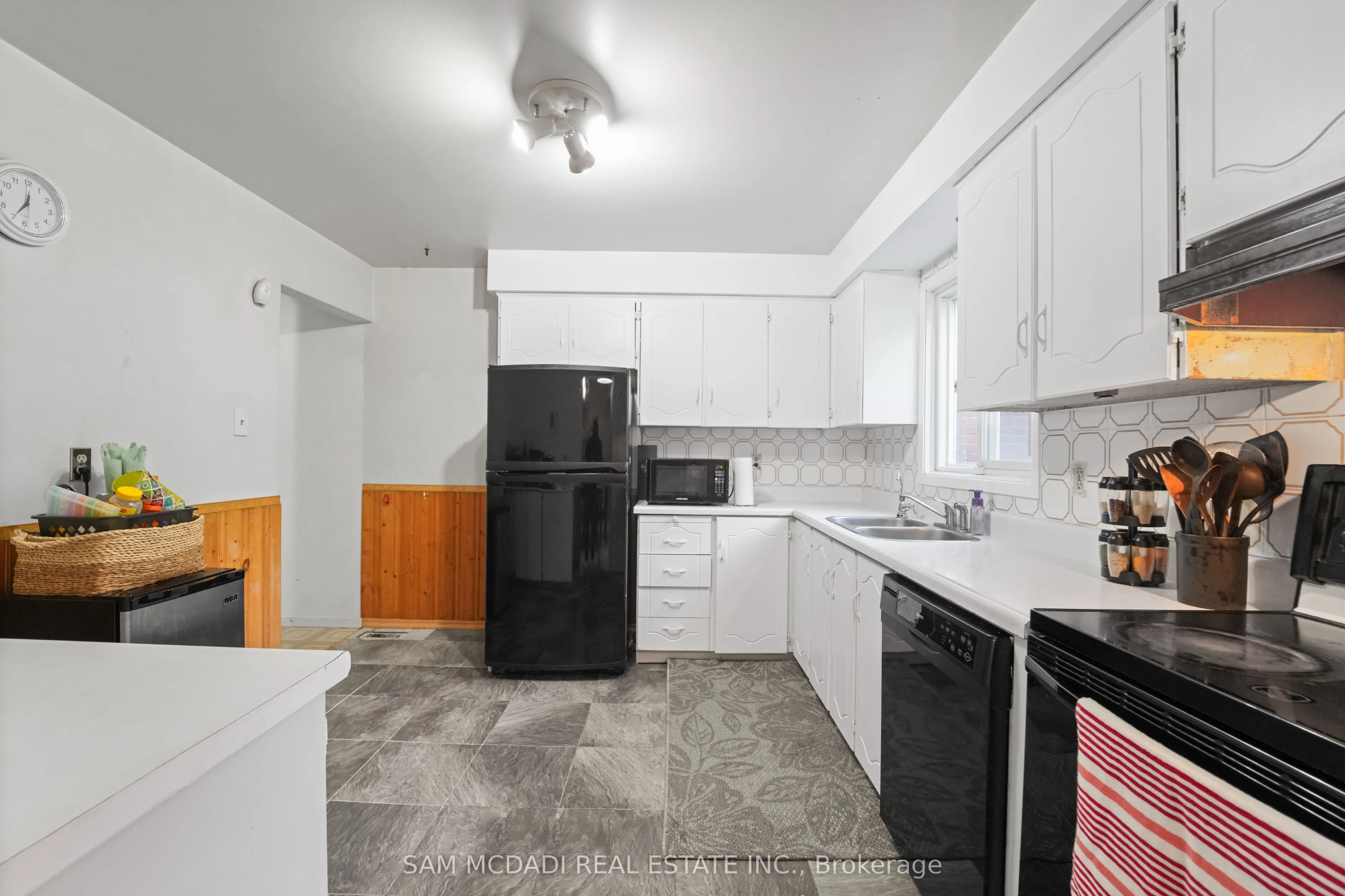 7262 Corrine Crescent