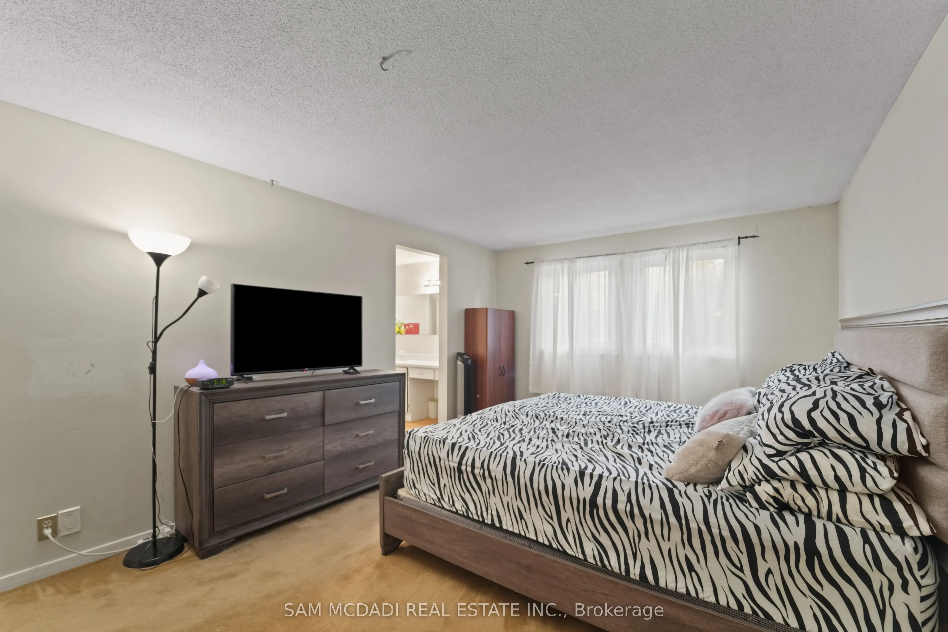 7262 Corrine Crescent