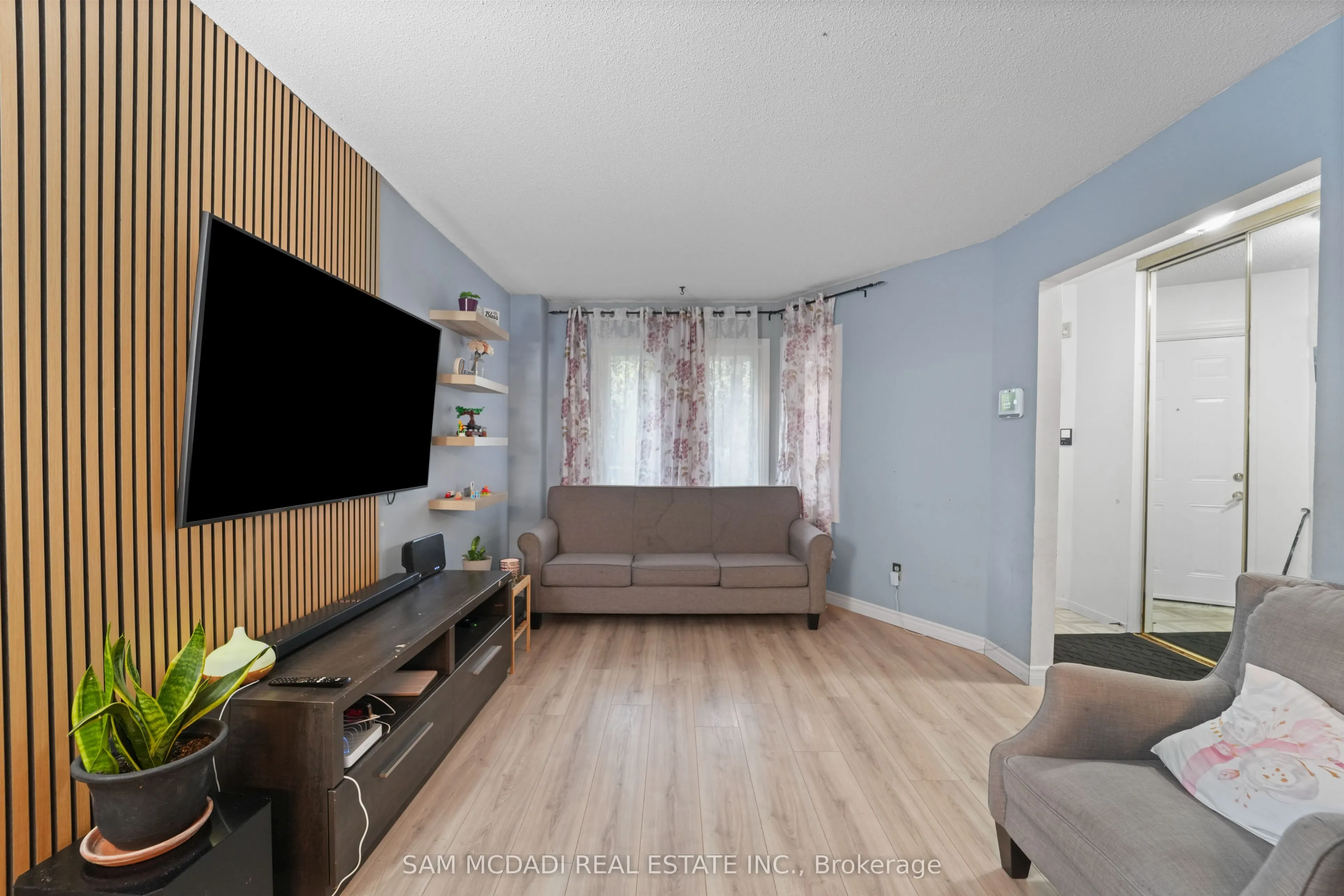 7262 Corrine Crescent