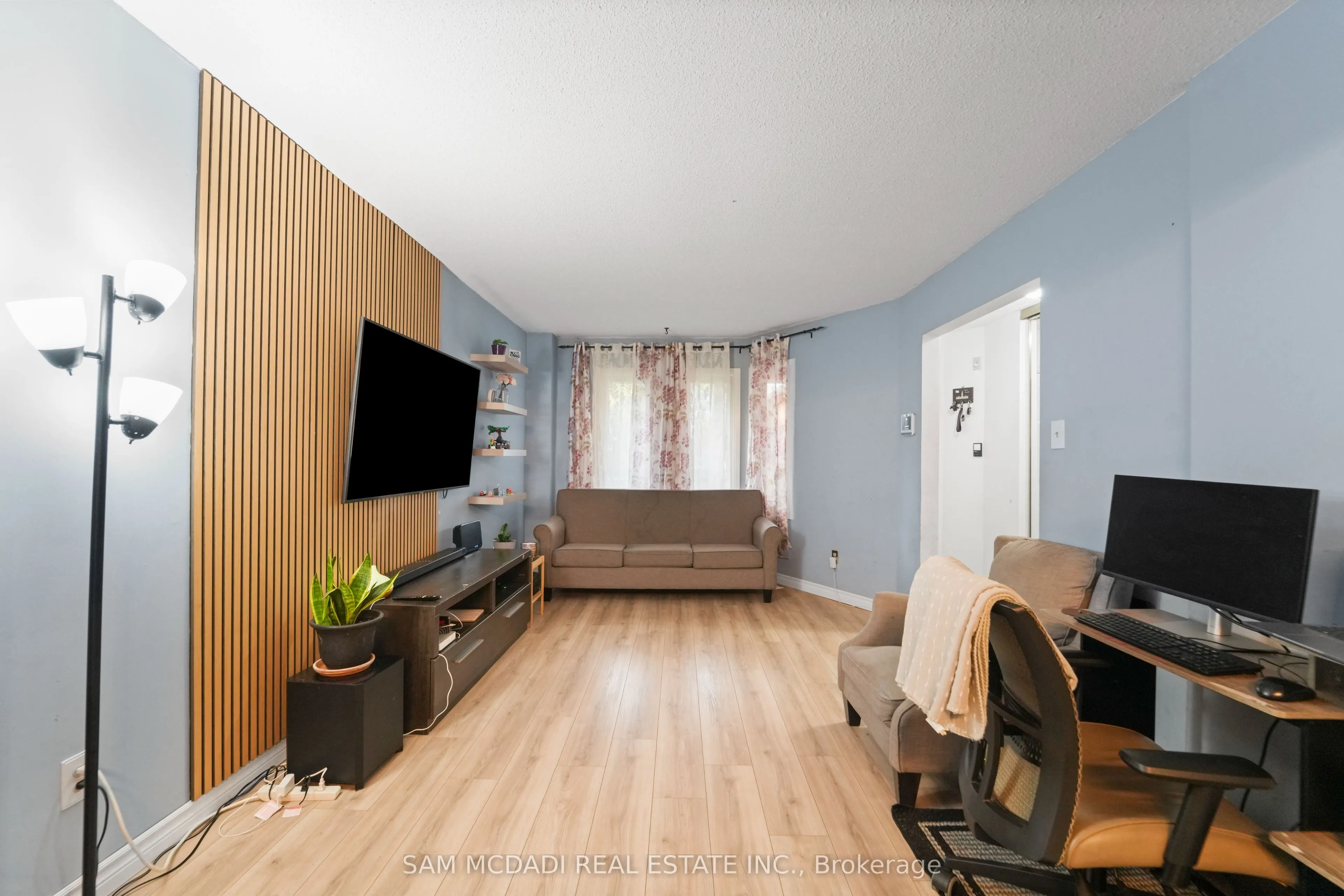 7262 Corrine Crescent