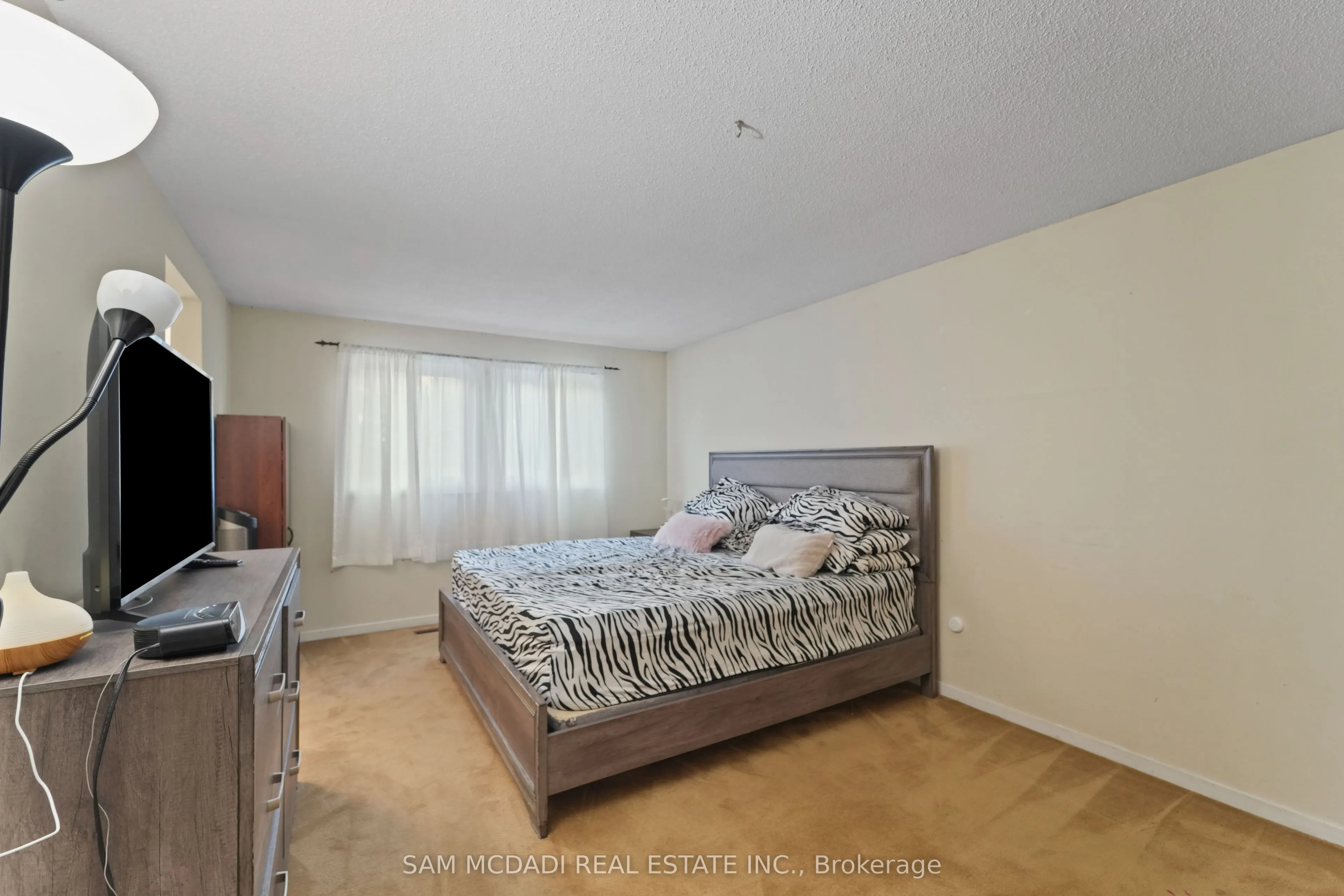 7262 Corrine Crescent