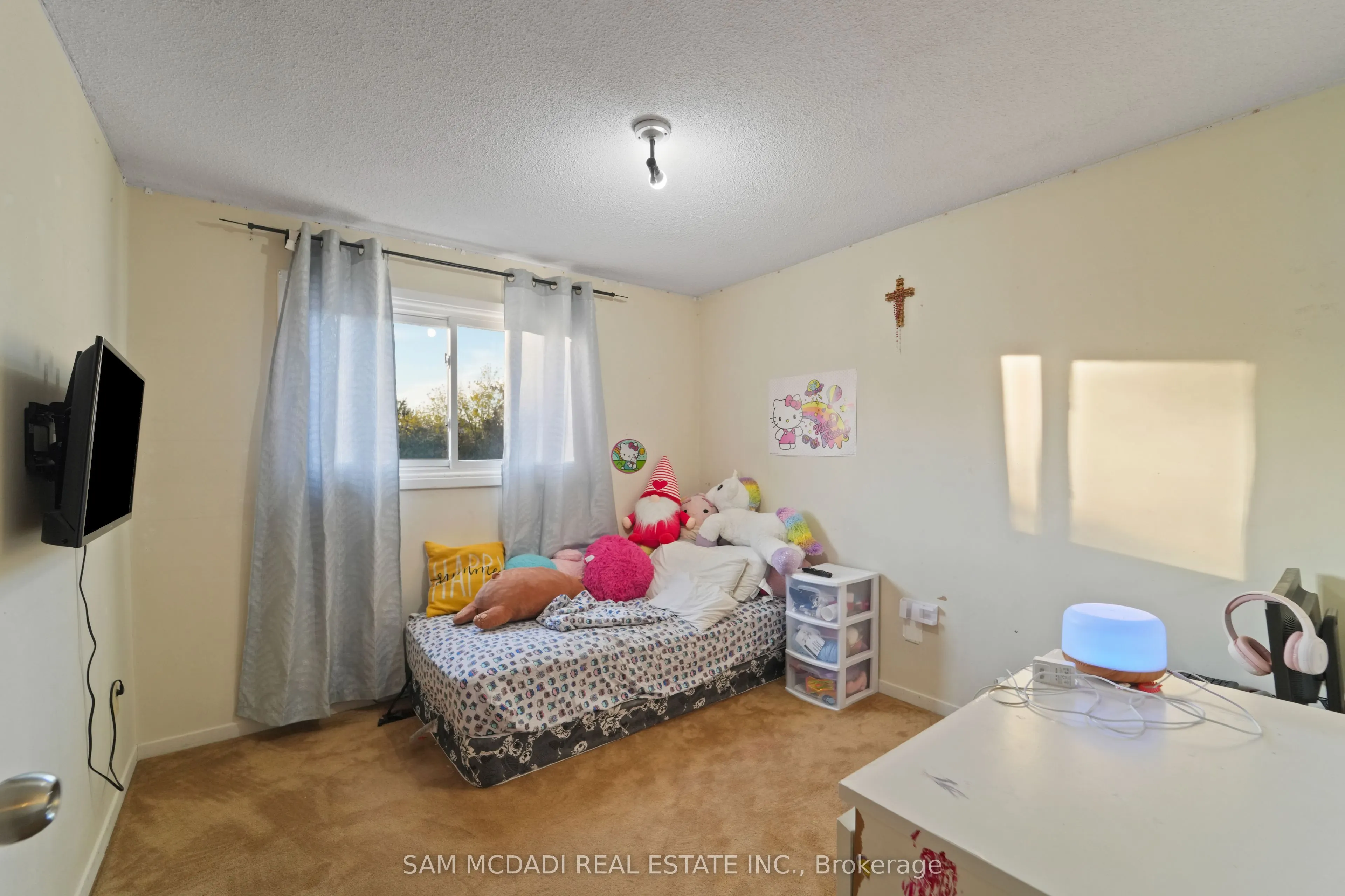 7262 Corrine Crescent