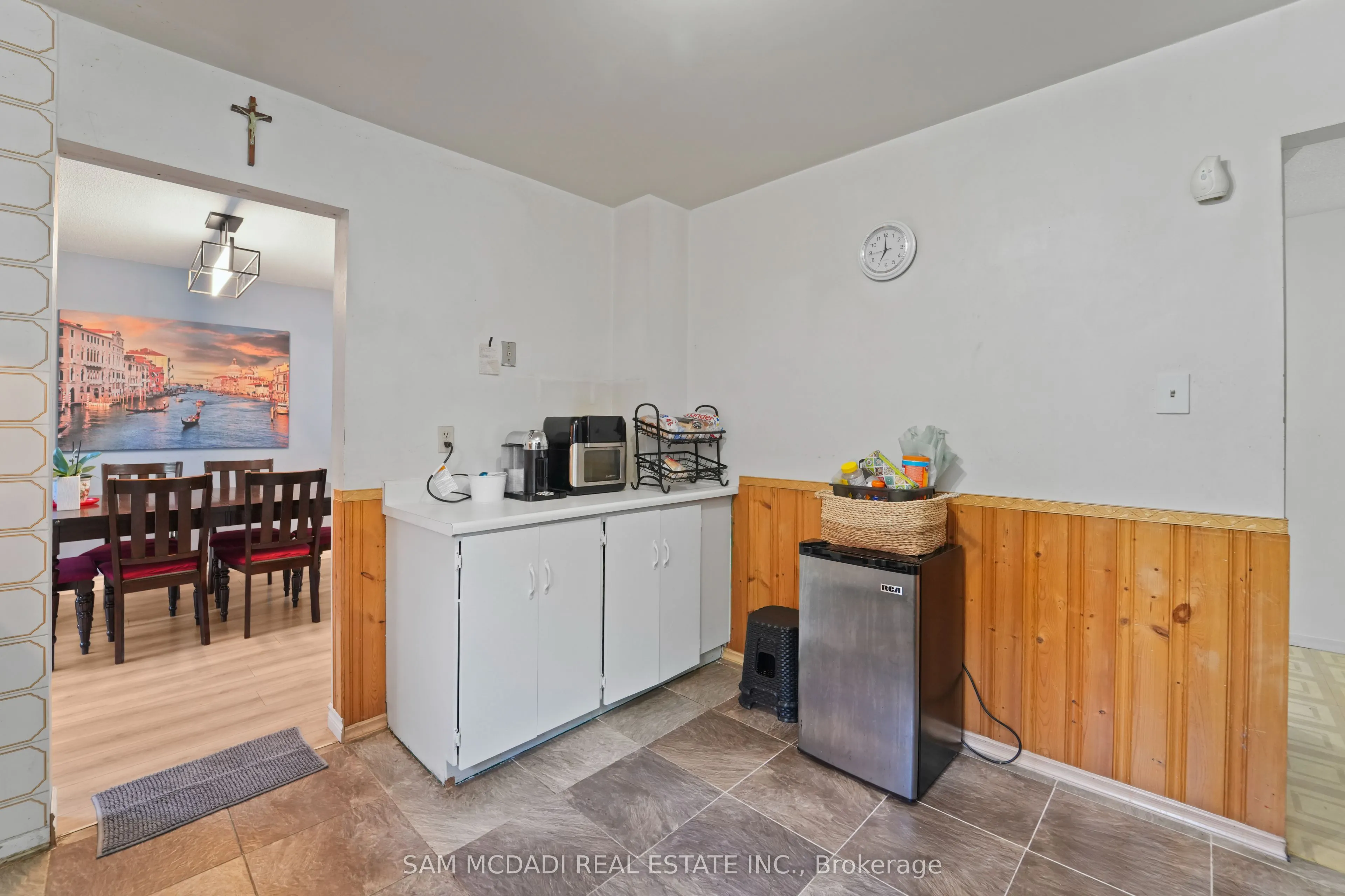 7262 Corrine Crescent