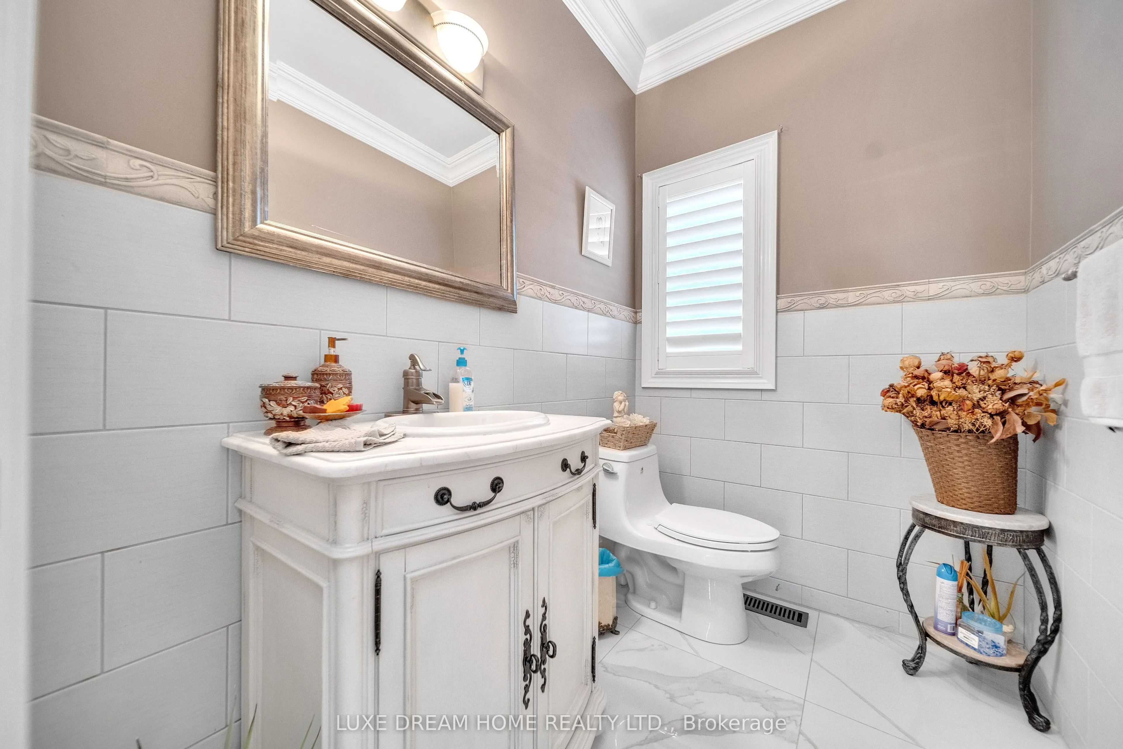 3006 Lower Base Line W