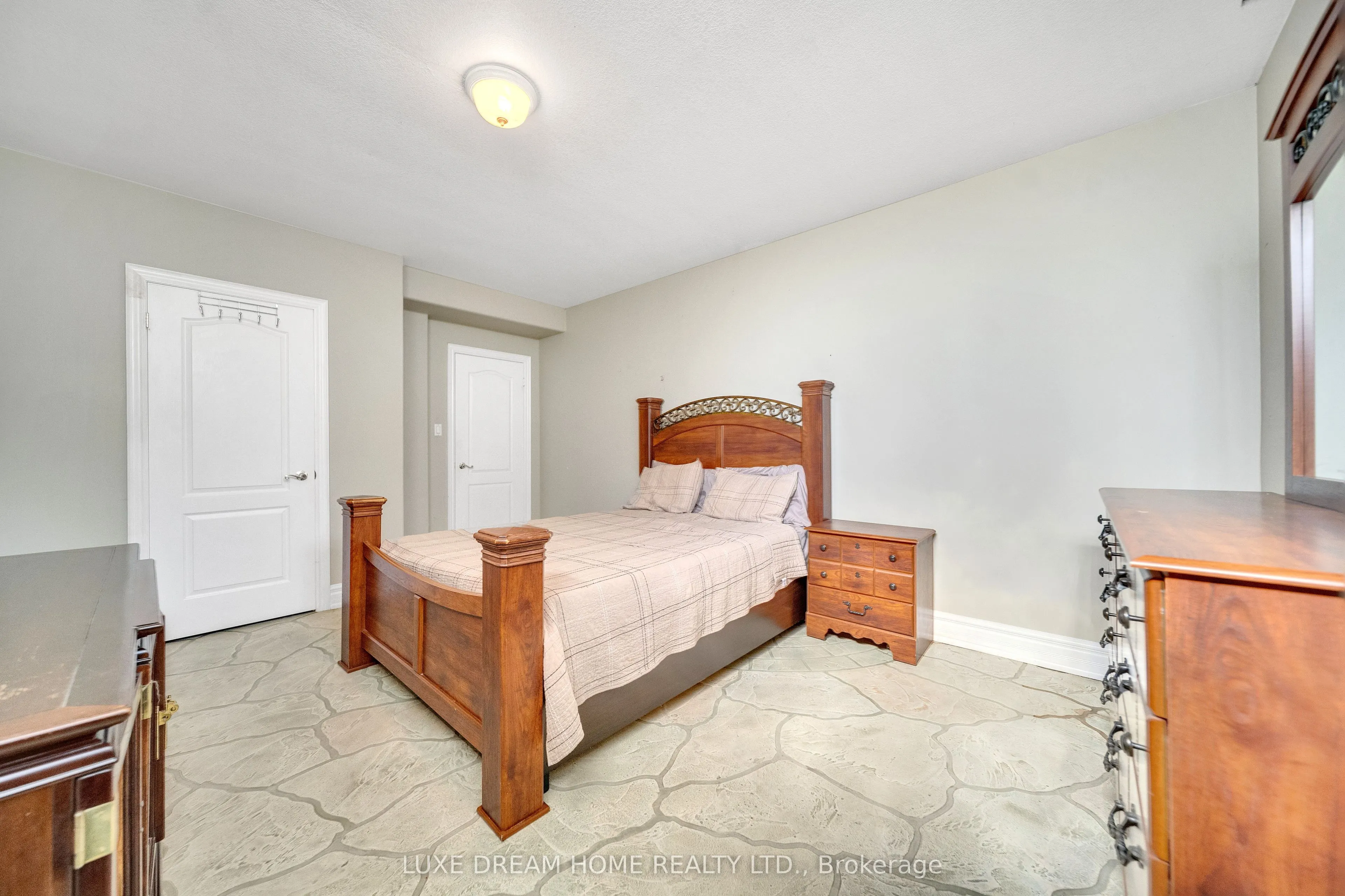 3006 Lower Base Line W