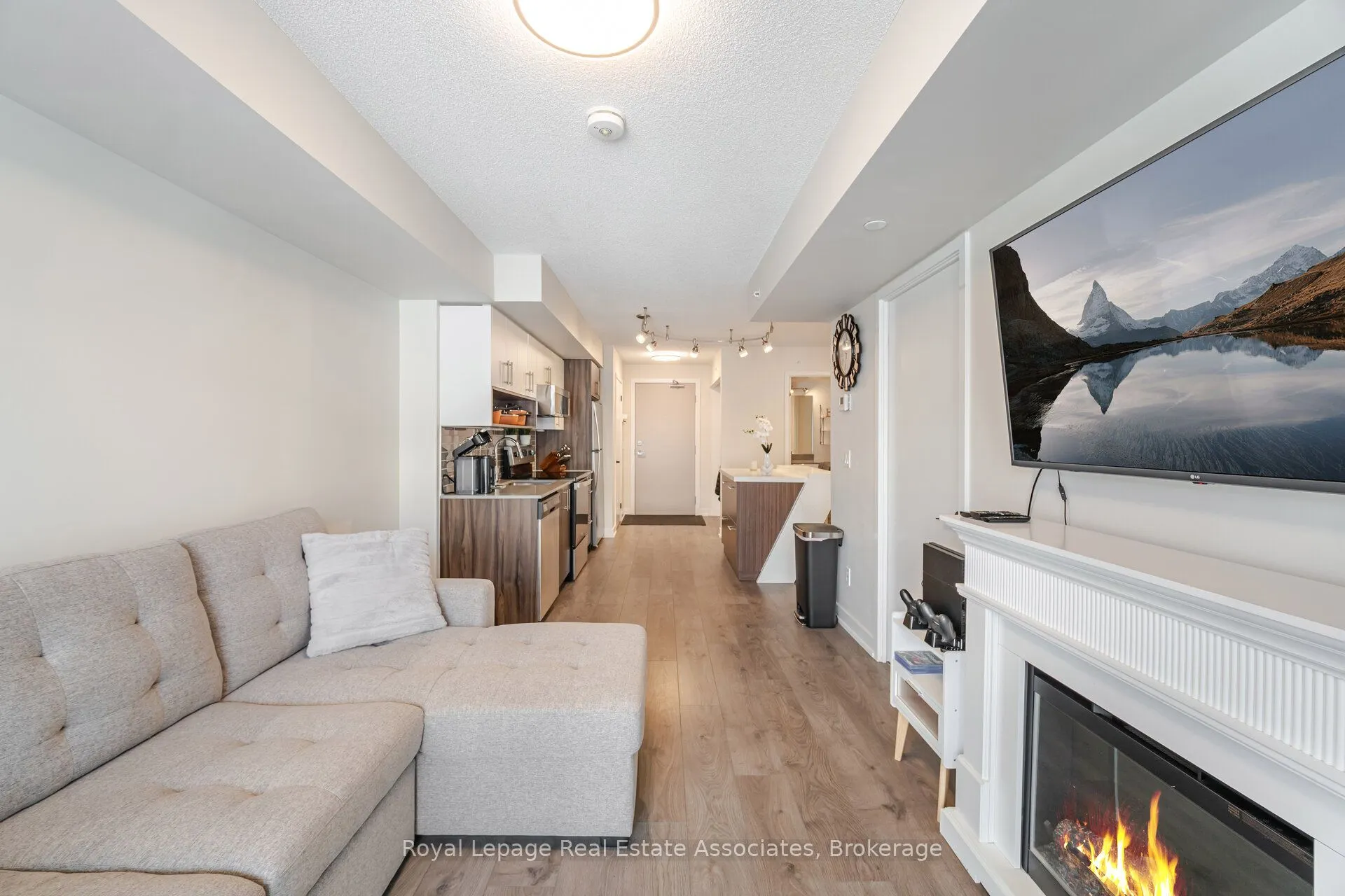 1119 COOKE Boulevard, #B327