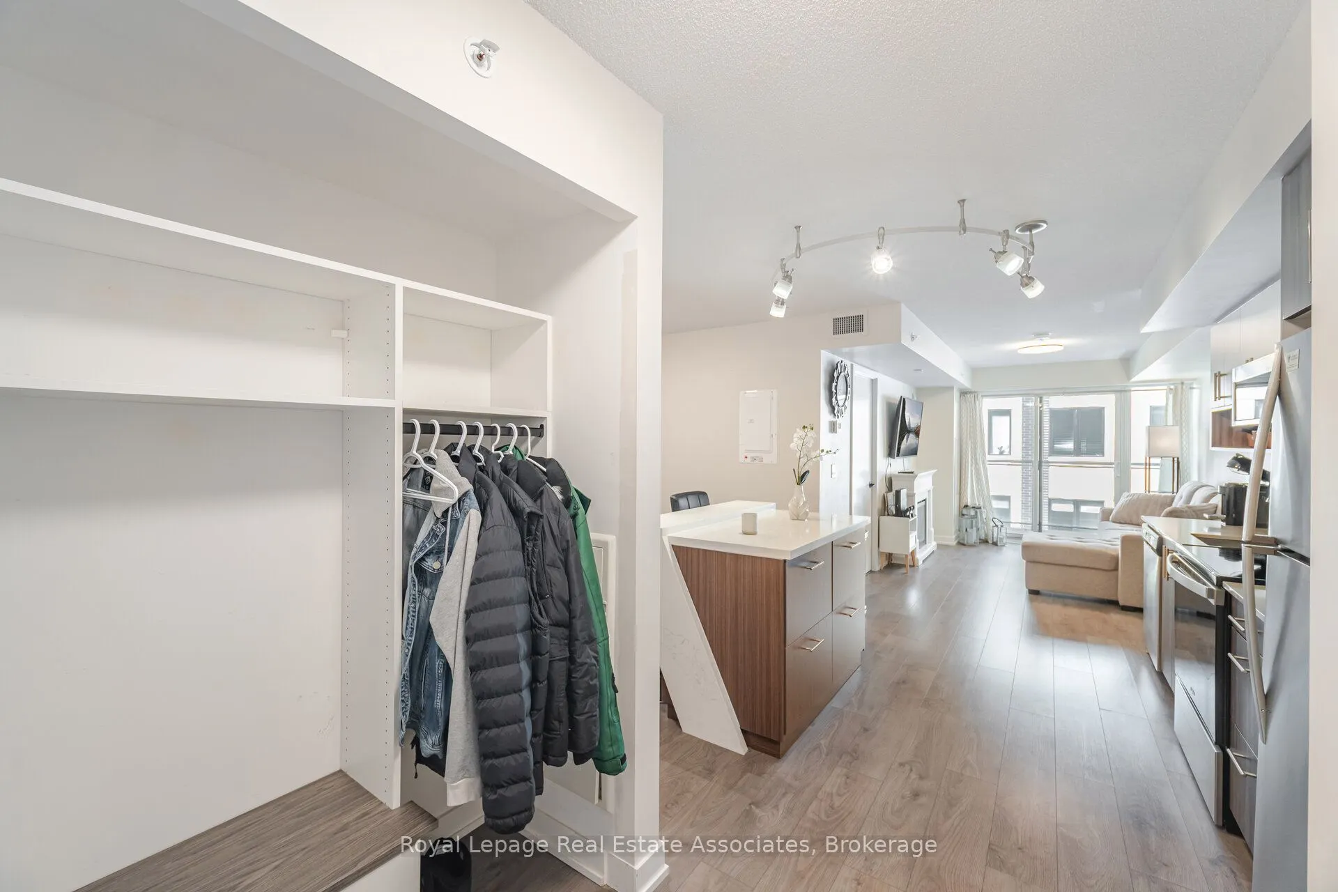 1119 COOKE Boulevard, #B327