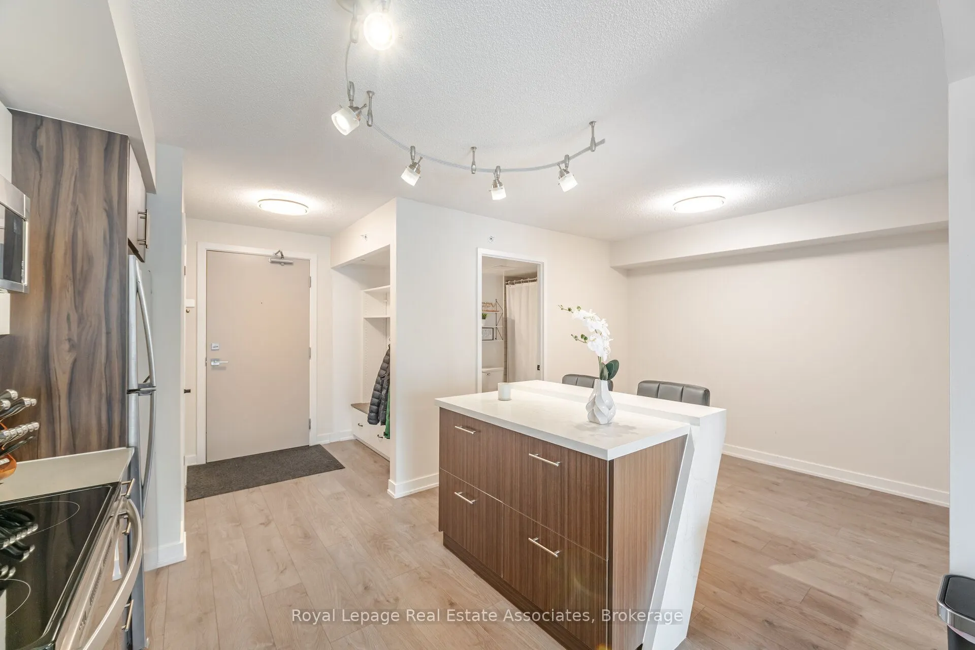 1119 COOKE Boulevard, #B327