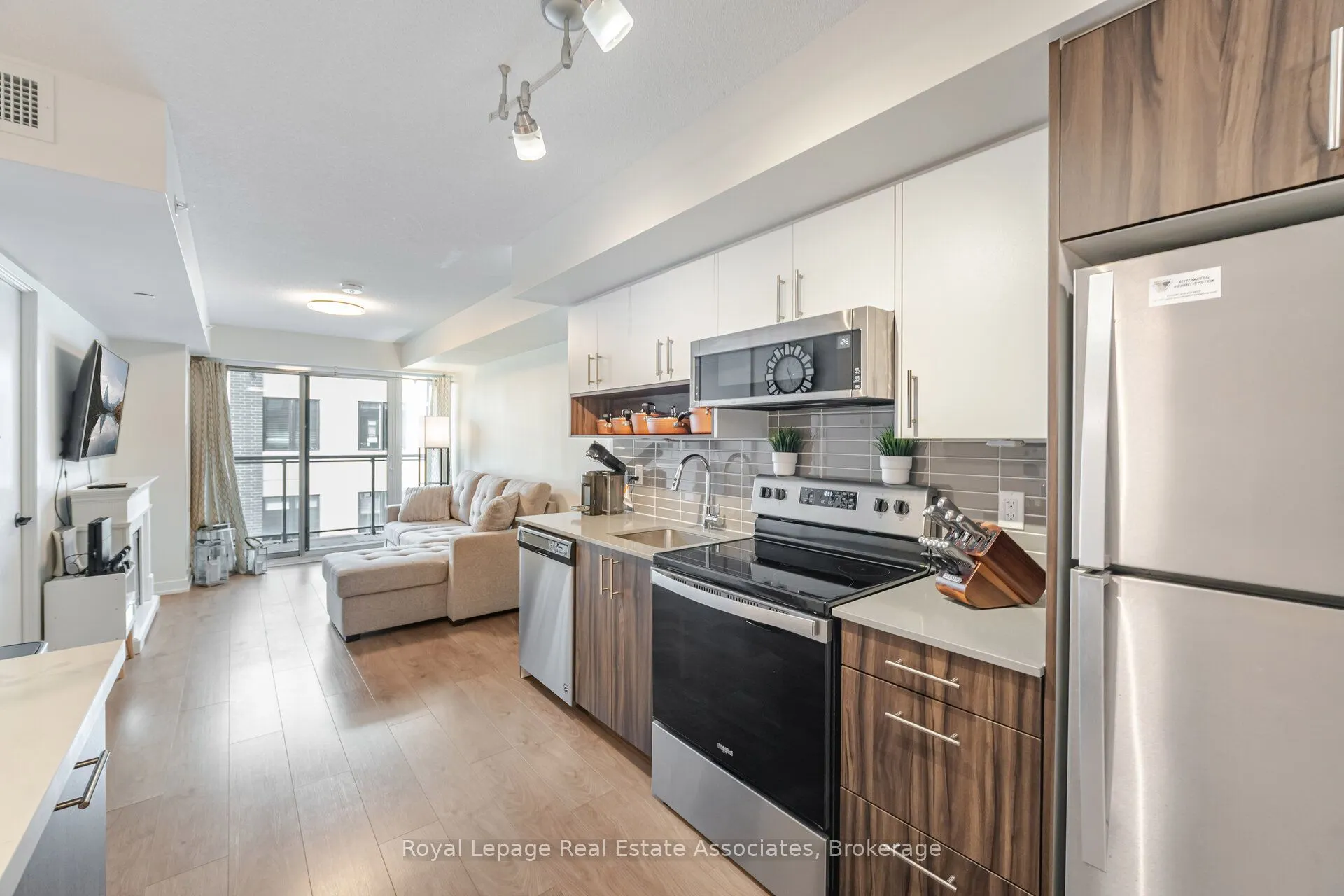 1119 COOKE Boulevard, #B327