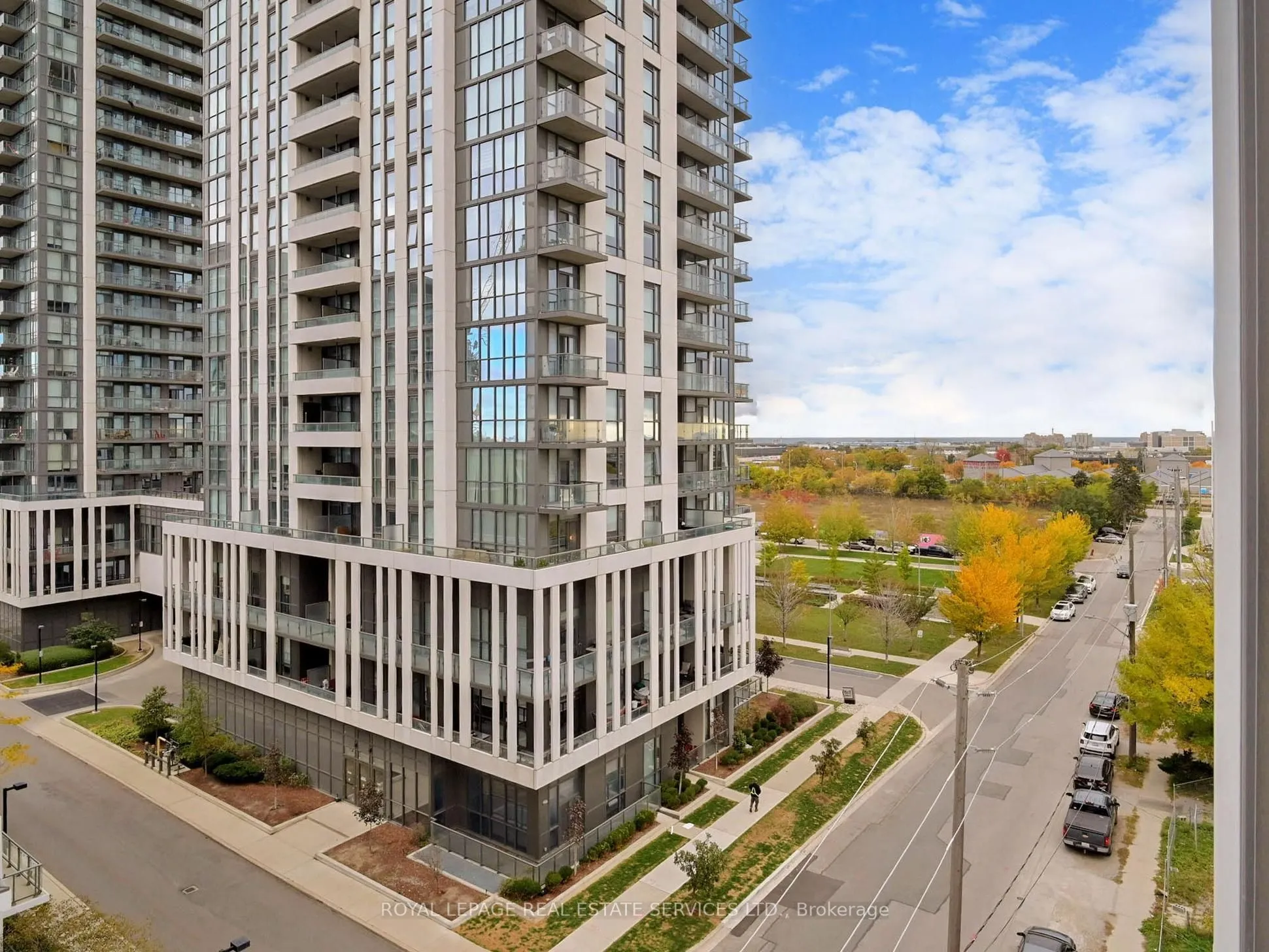 1195 The Queensway, #614