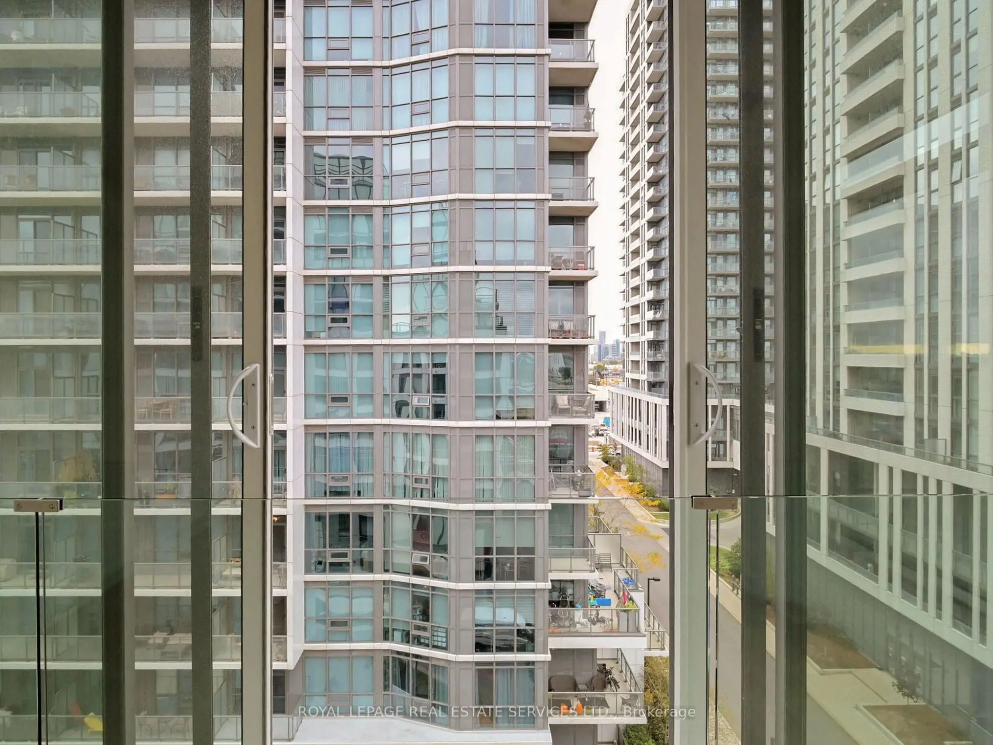 1195 The Queensway, #614