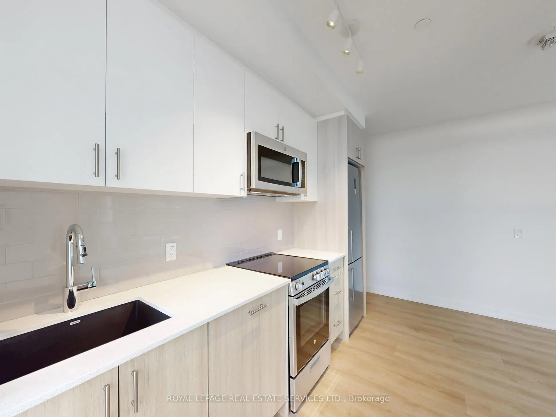 1195 The Queensway, #614