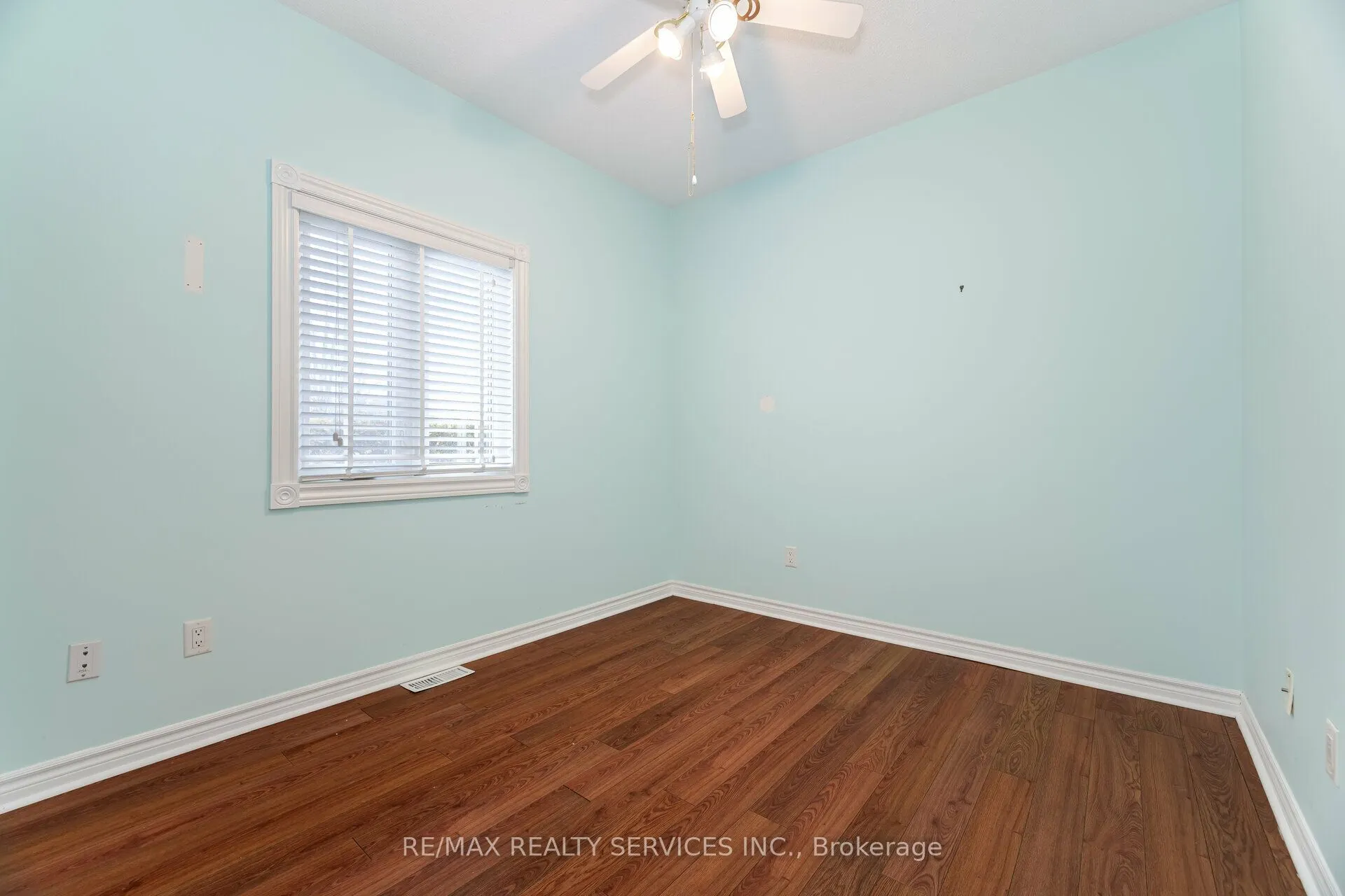 9 Ferndown Crescent, #5