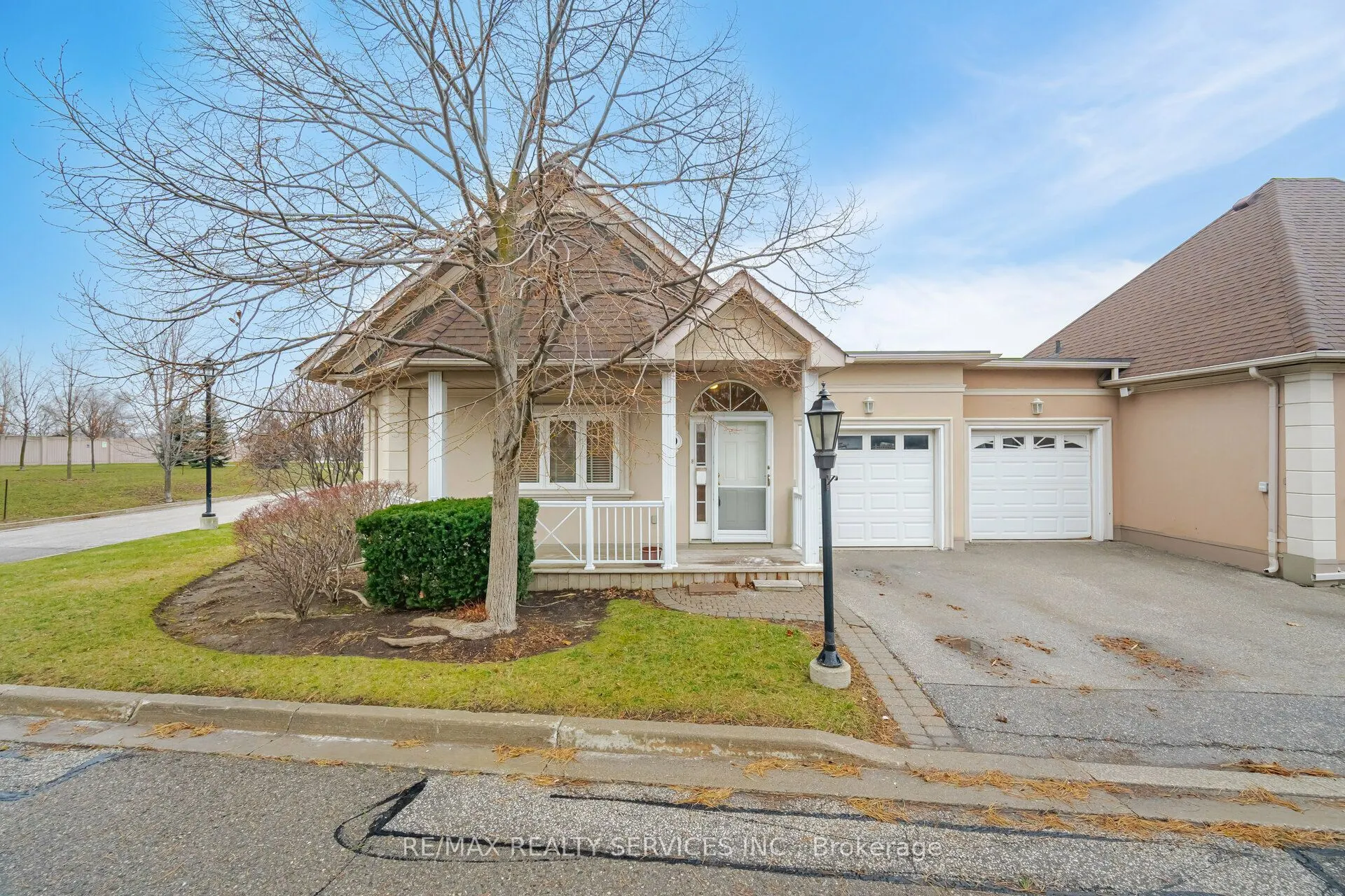 9 Ferndown Crescent, #5