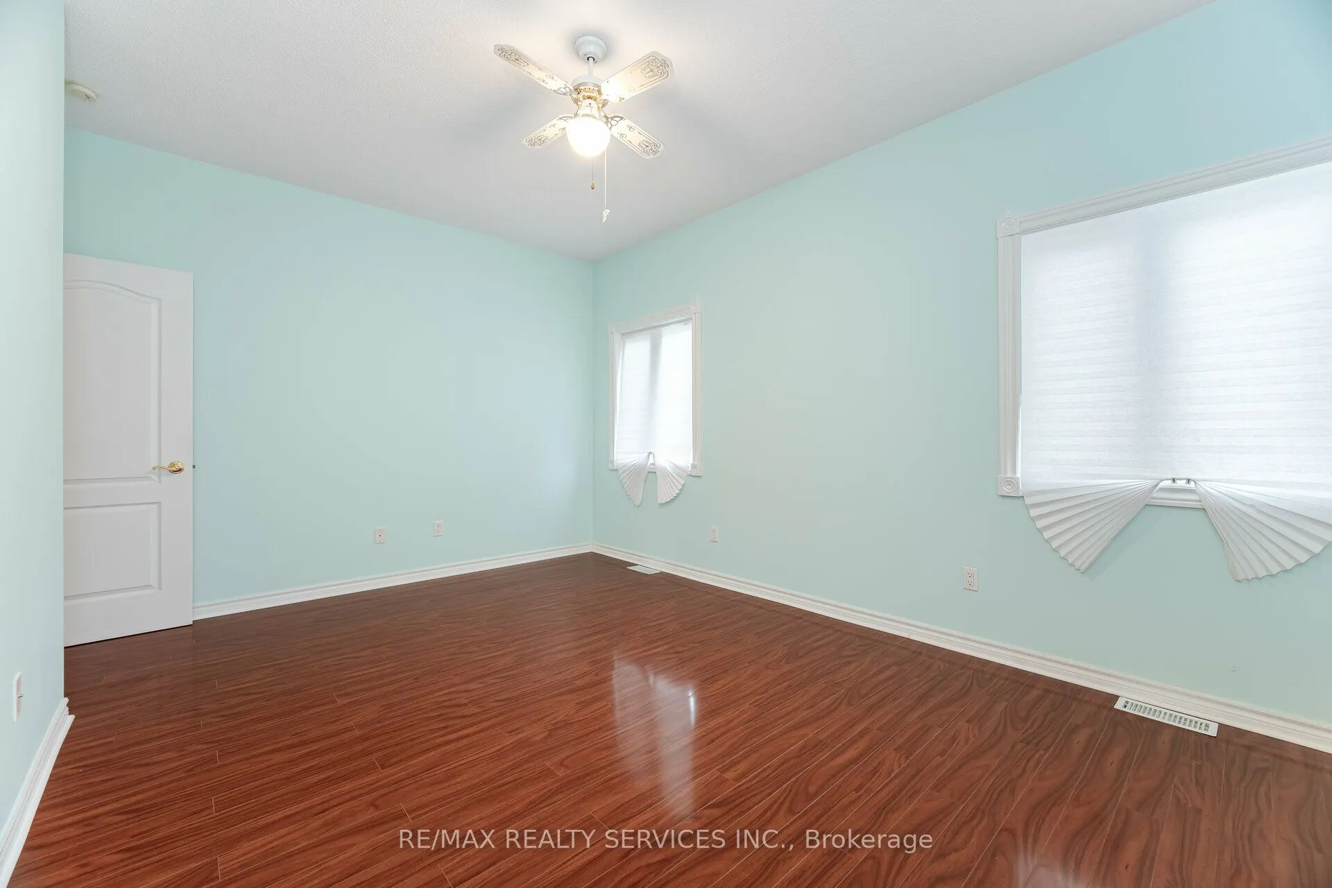 9 Ferndown Crescent, #5