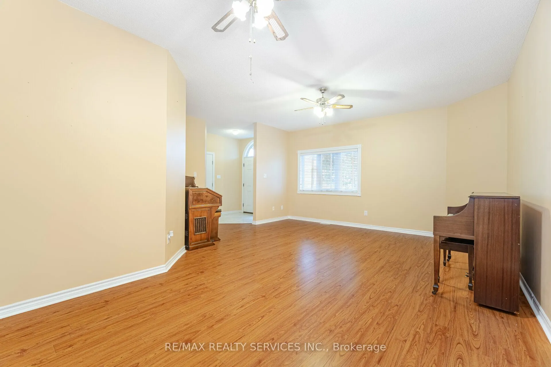 9 Ferndown Crescent, #5