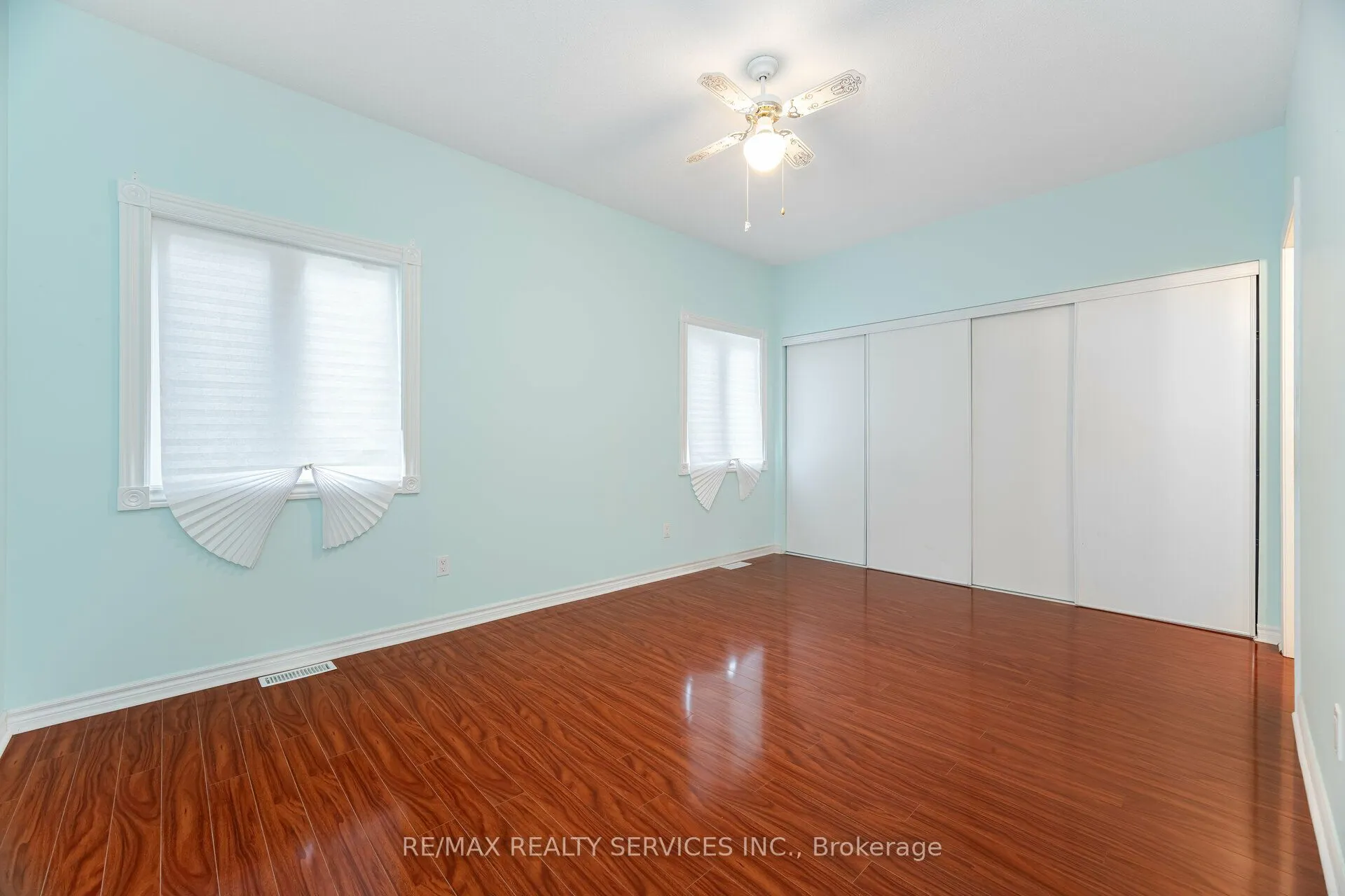 9 Ferndown Crescent, #5