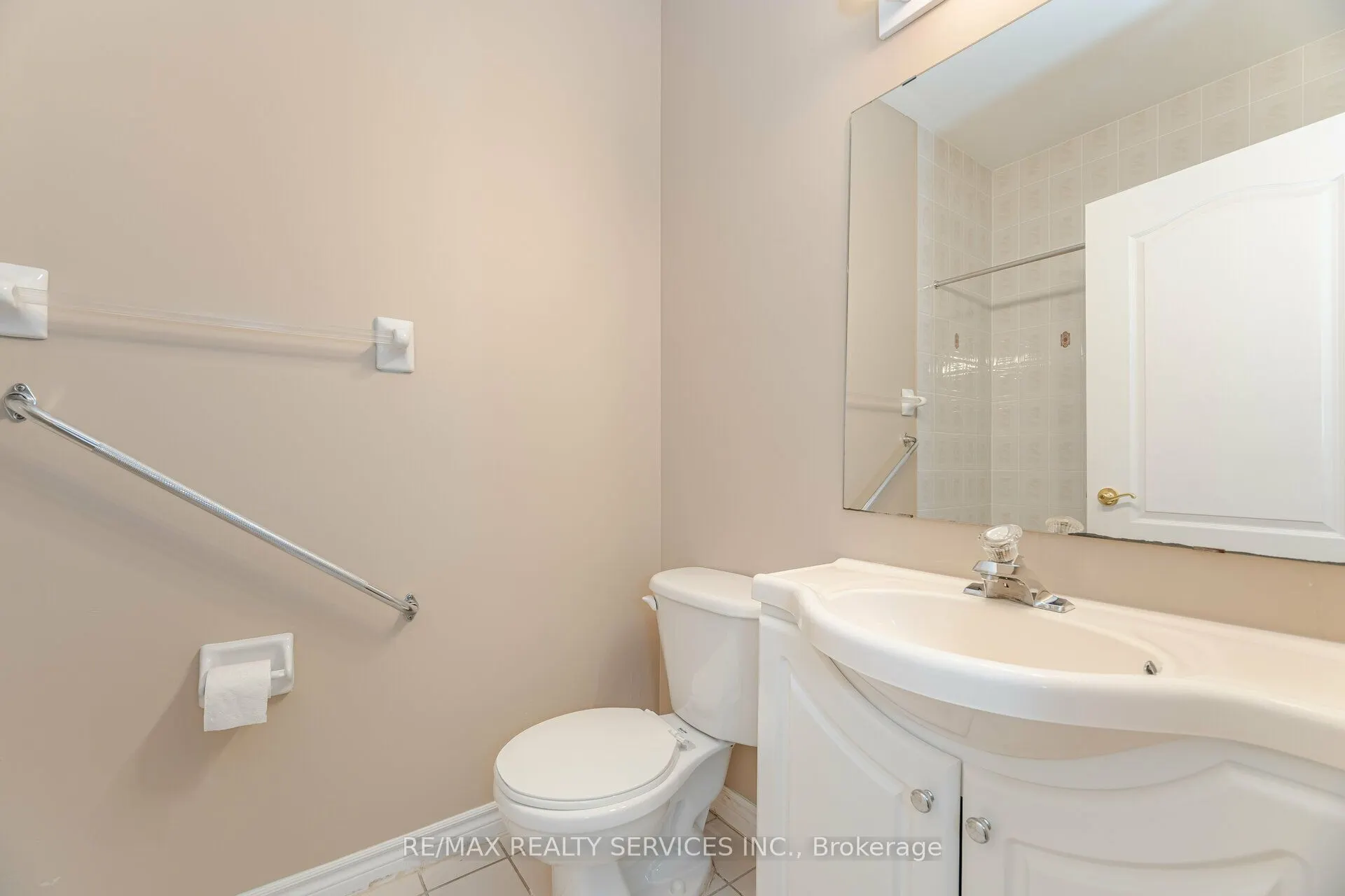 9 Ferndown Crescent, #5