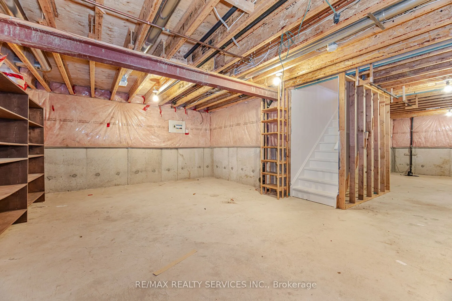 9 Ferndown Crescent, #5