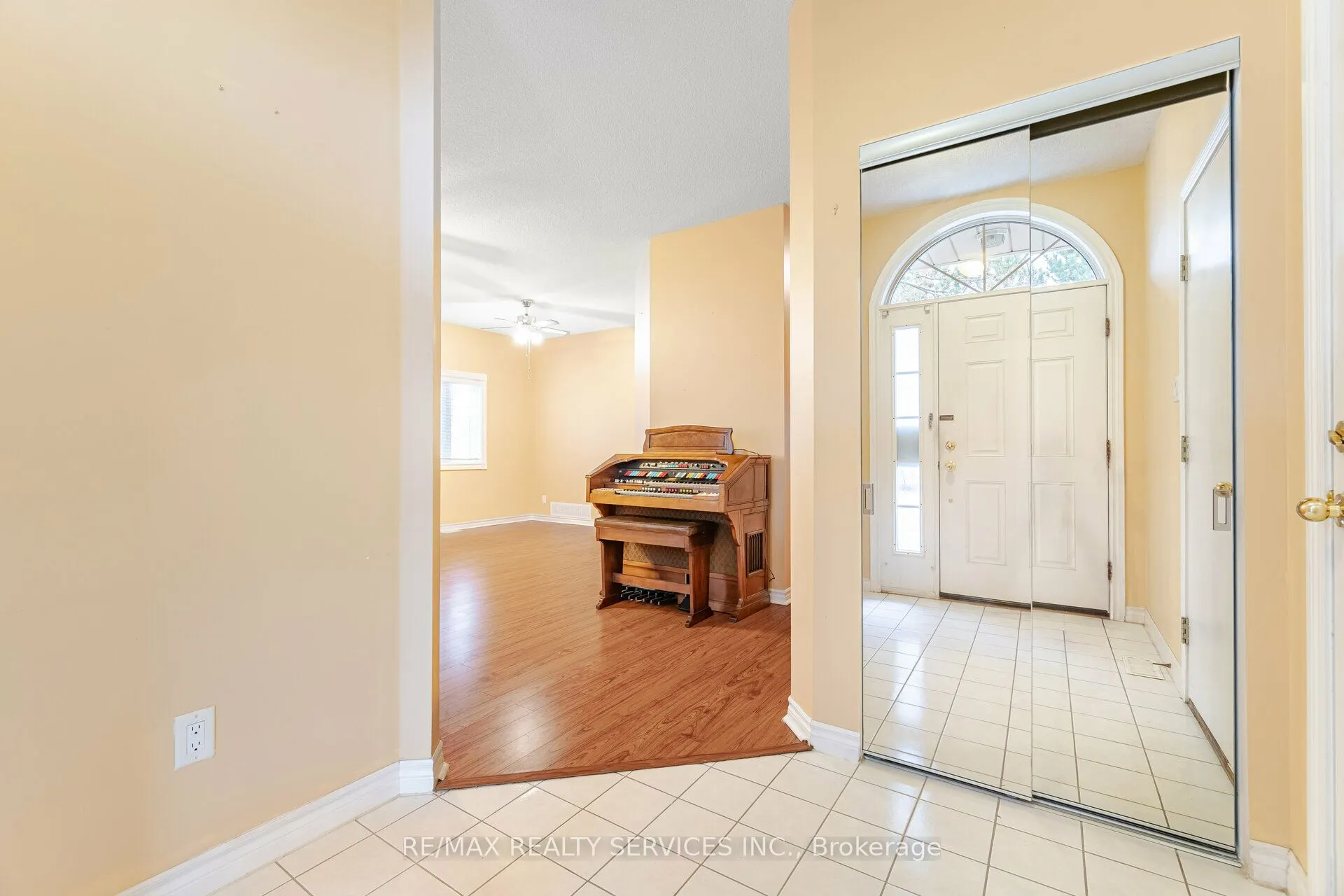 9 Ferndown Crescent, #5