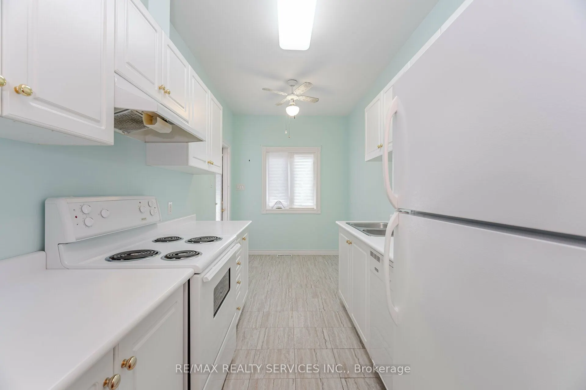 9 Ferndown Crescent, #5