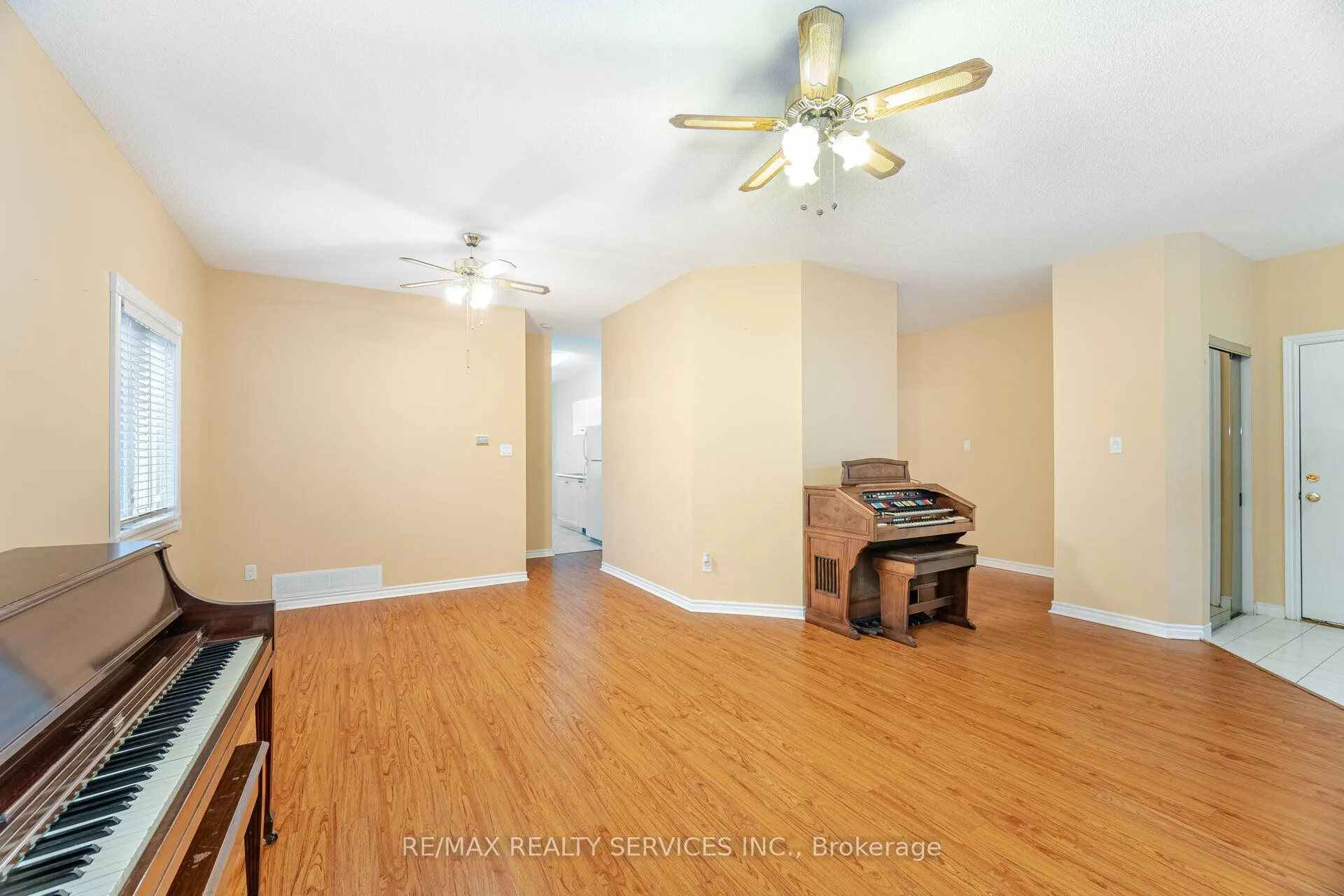 9 Ferndown Crescent, #5