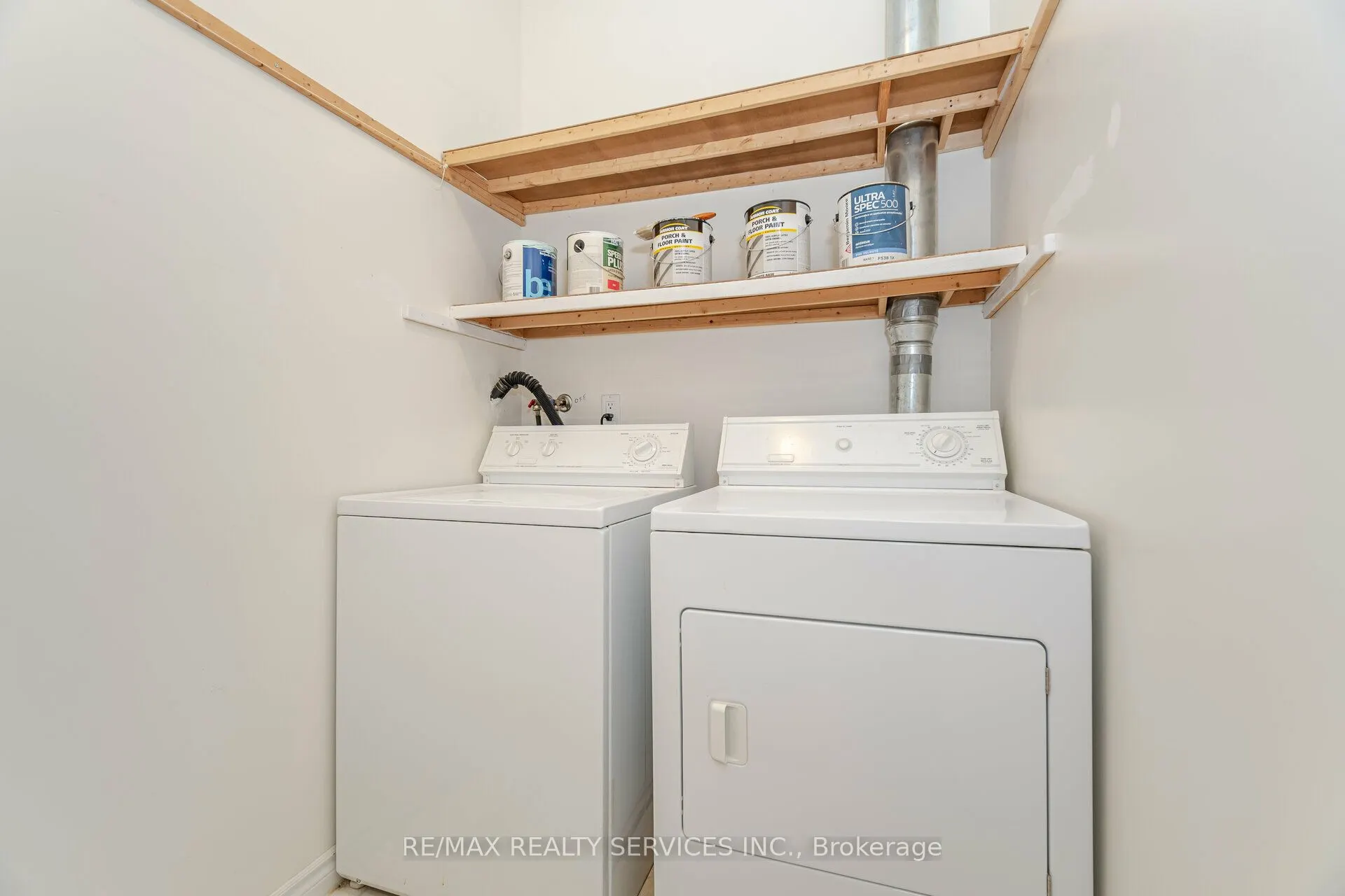 9 Ferndown Crescent, #5