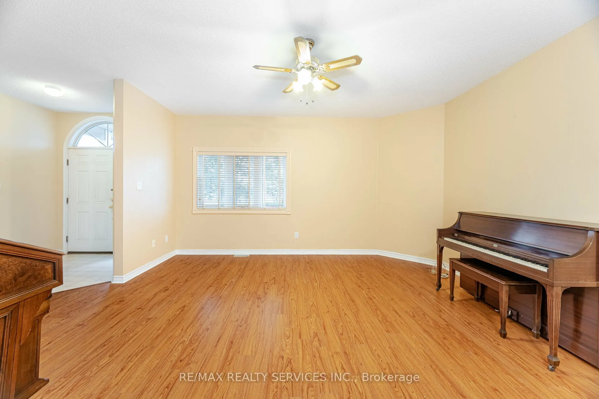 9 Ferndown Crescent, #5