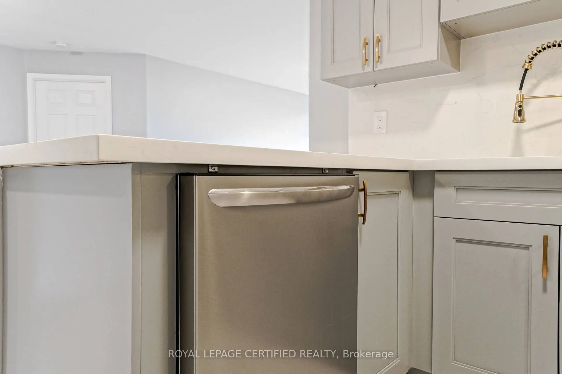 35 Kingsbridge Garden Circle, #506