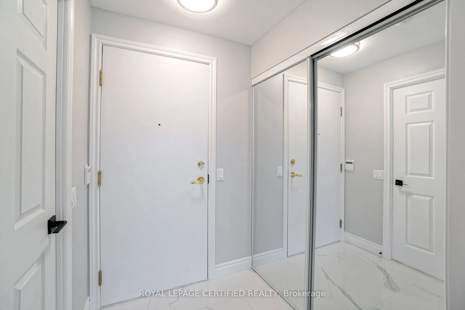 35 Kingsbridge Garden Circle, #506