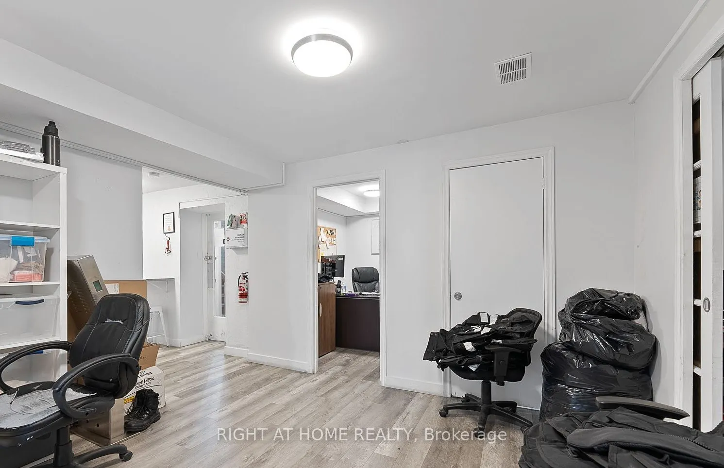 20 Stavebank Road, #100