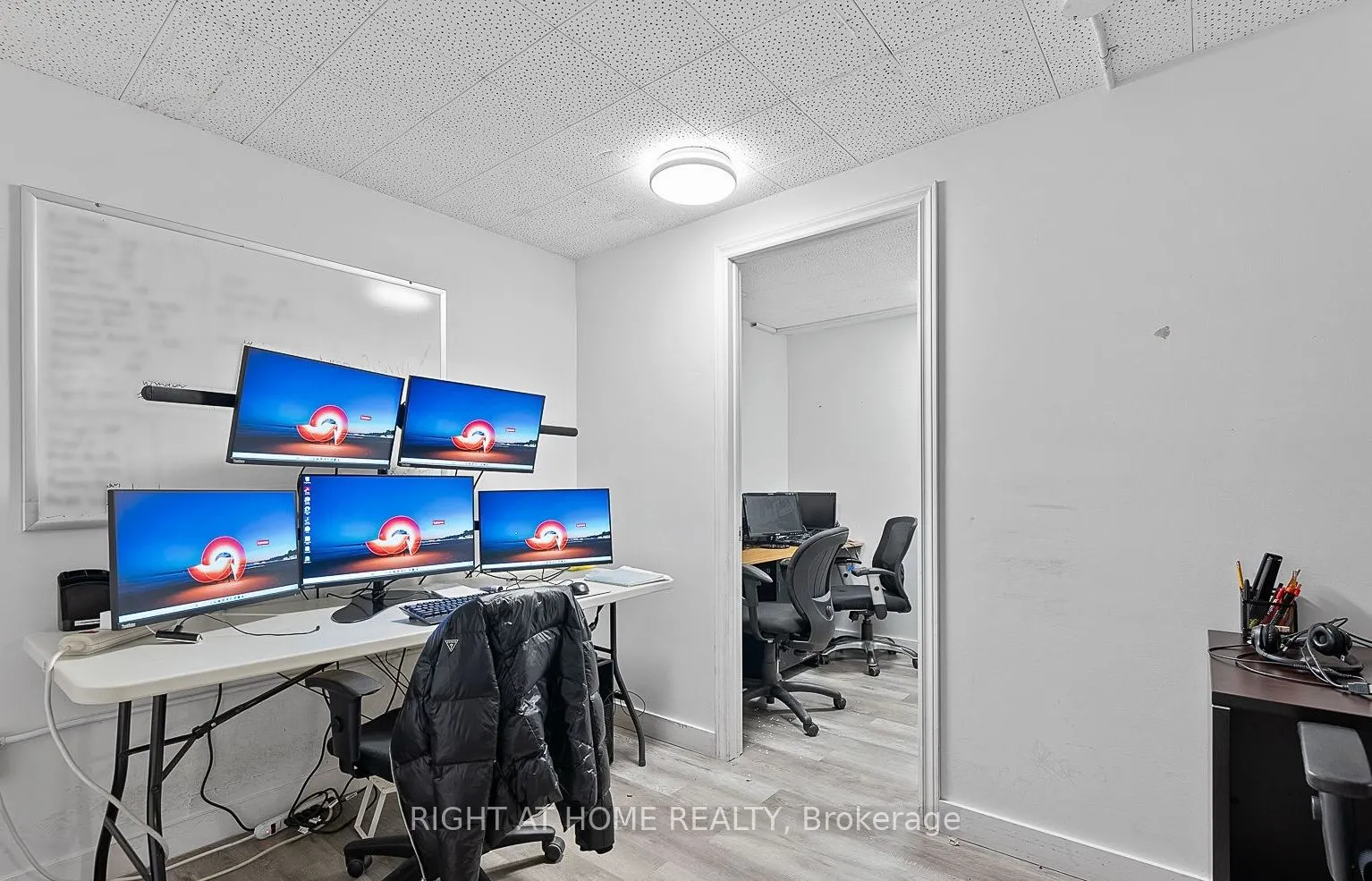 20 Stavebank Road, #100