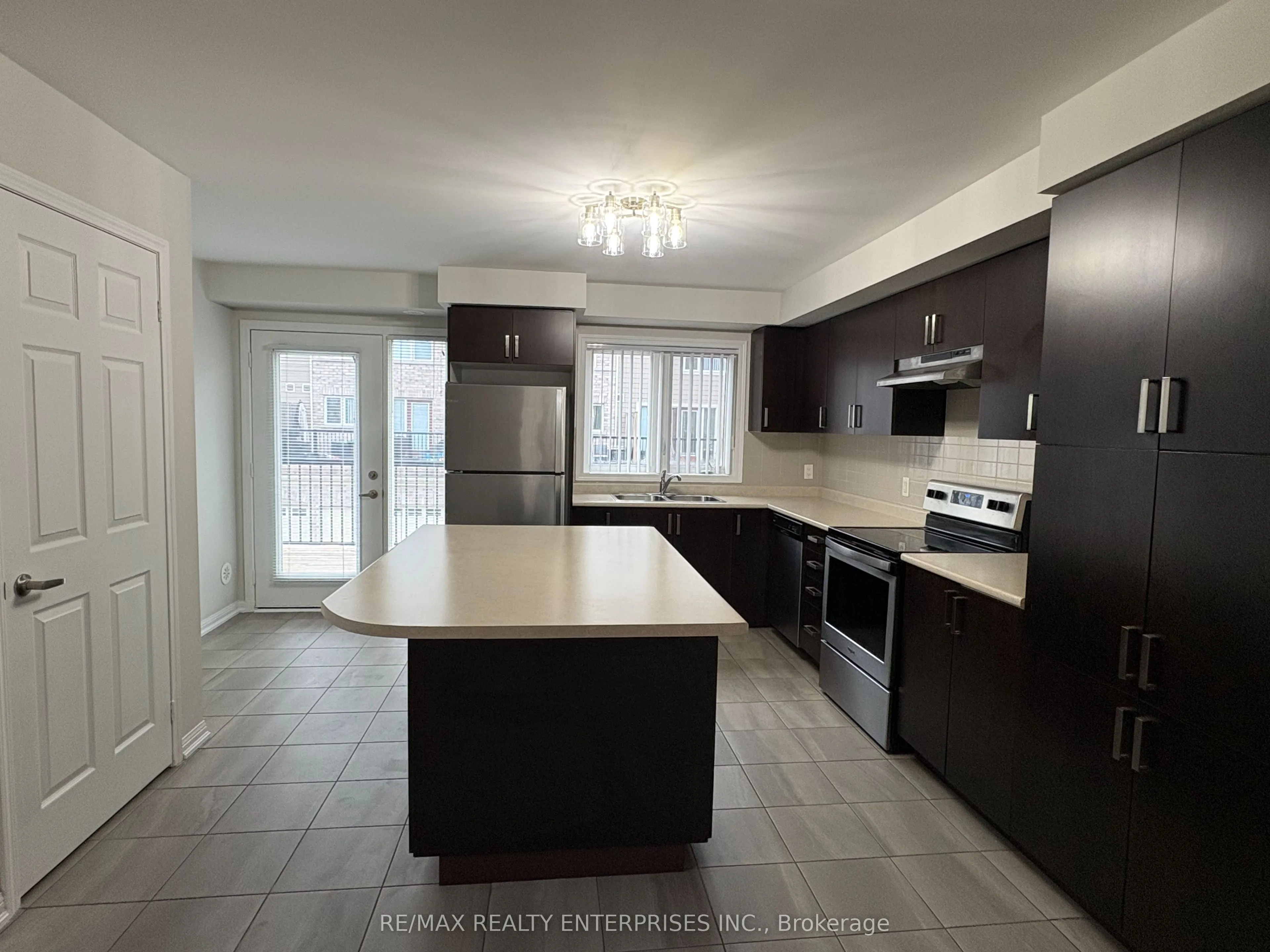 1 Beckenrose Court, #157