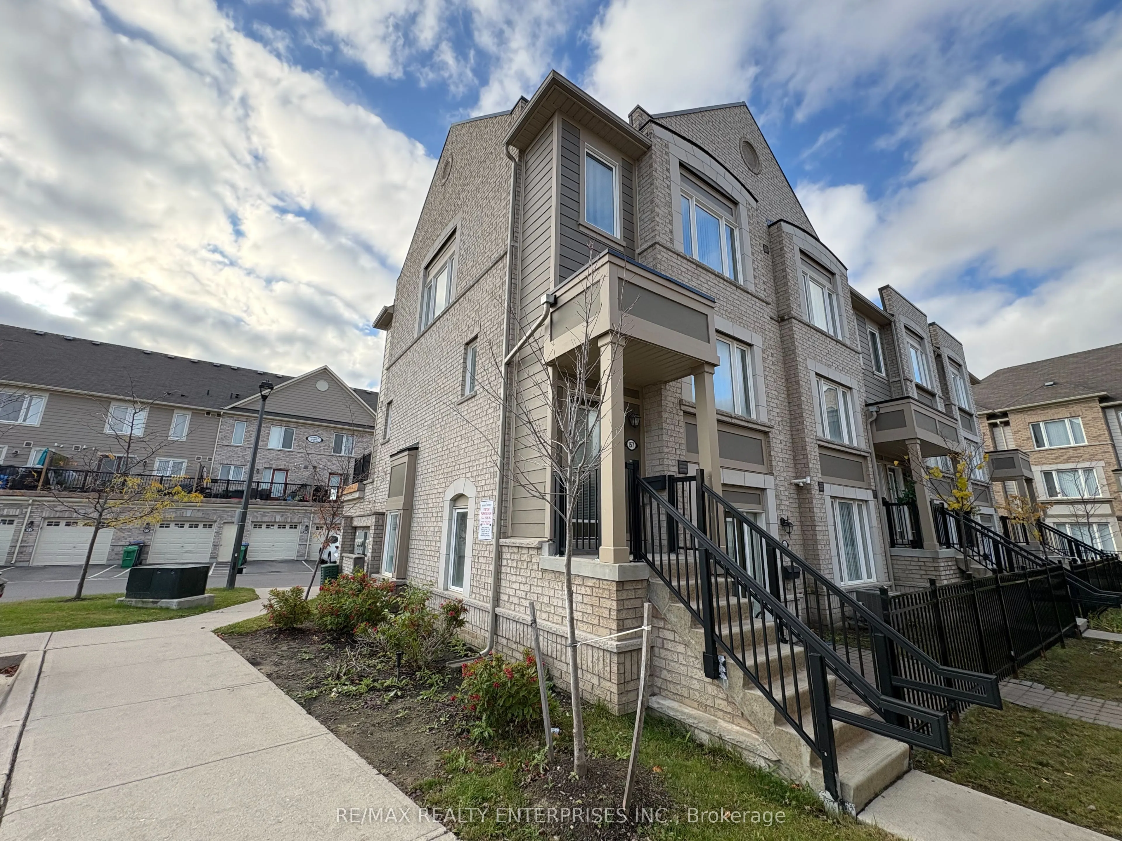 1 Beckenrose Court, #157