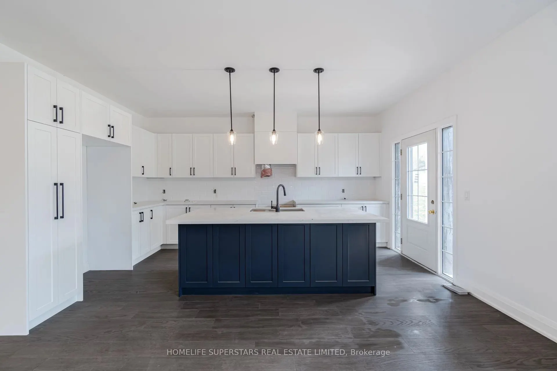 8 Santa Barbra Lane, #0