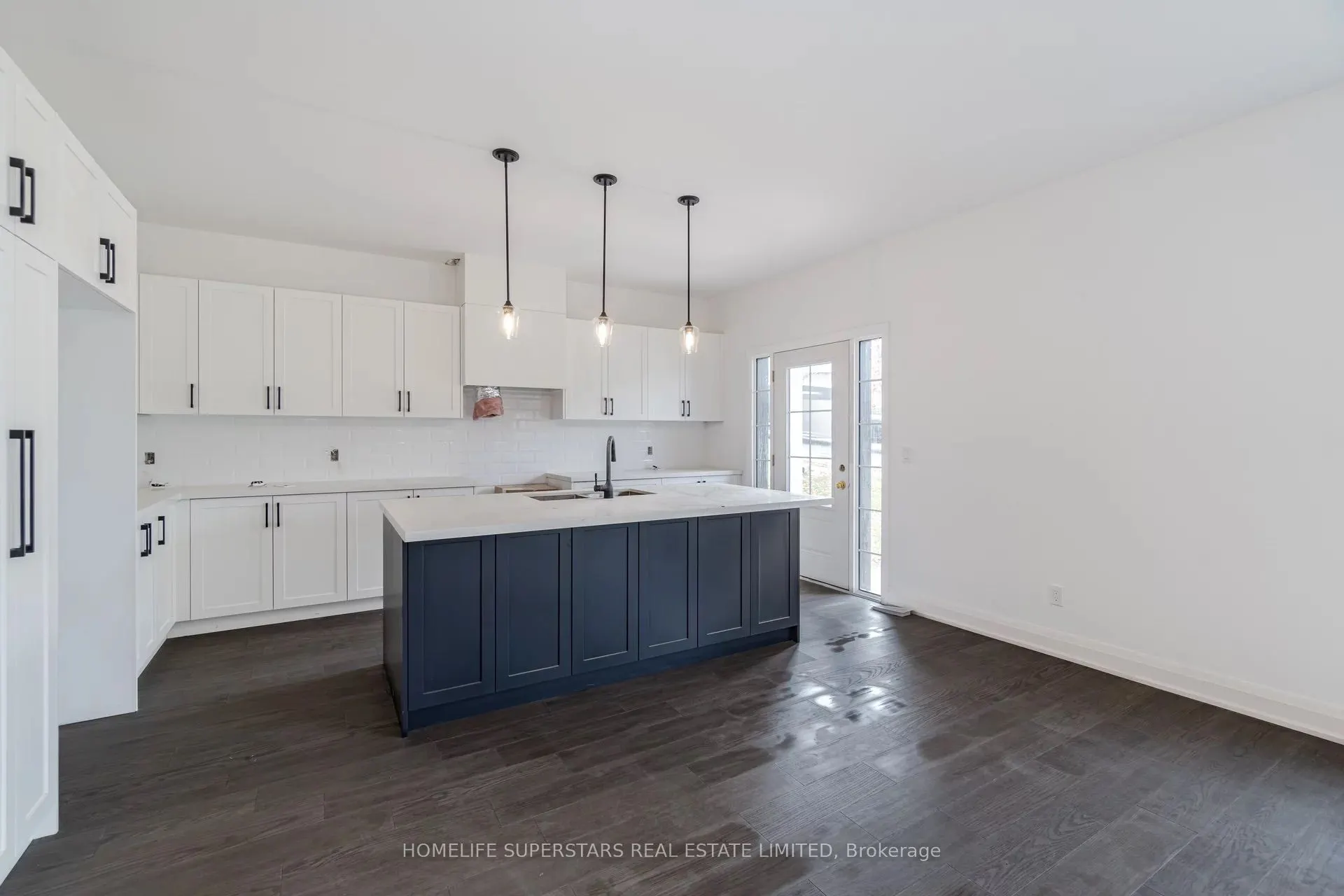 8 Santa Barbra Lane, #0