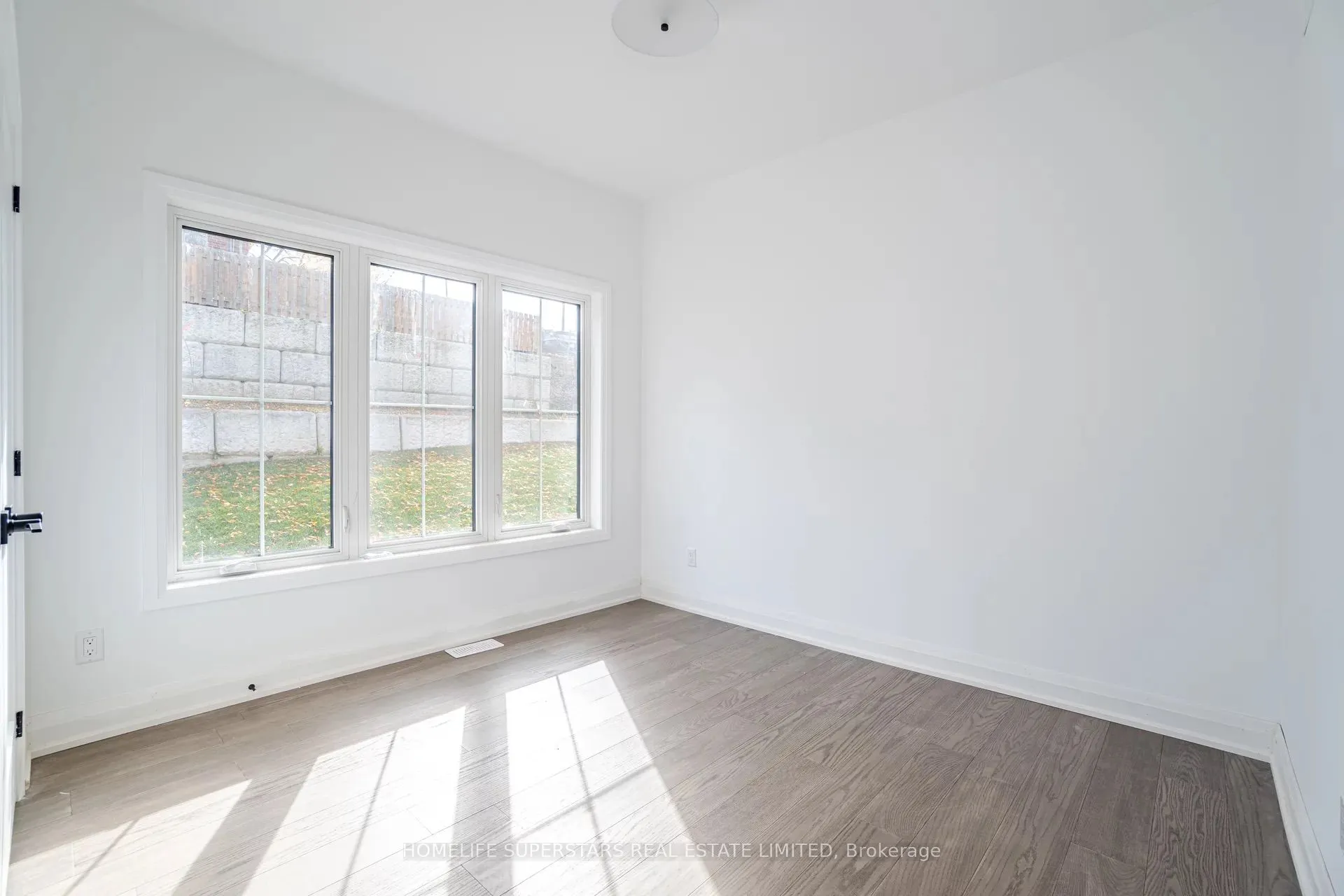 8 Santa Barbra Lane, #0