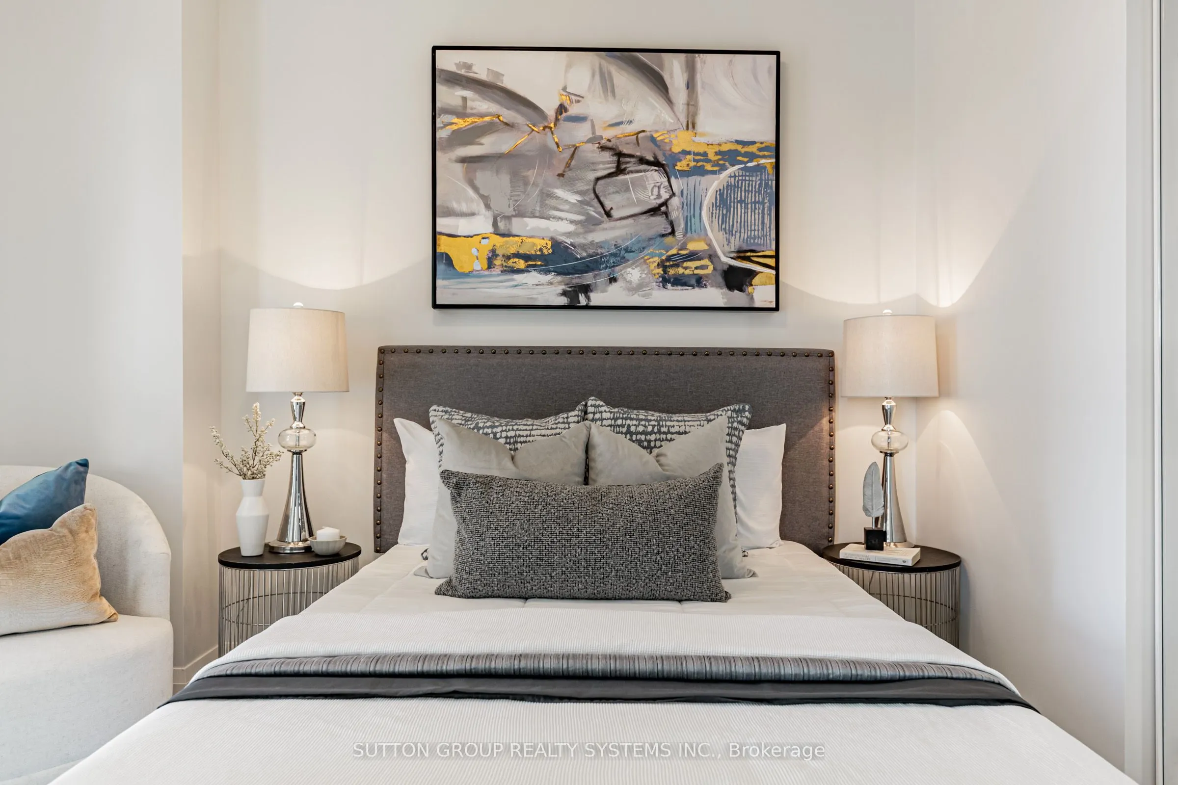 1461 Lawrence Avenue W, #611