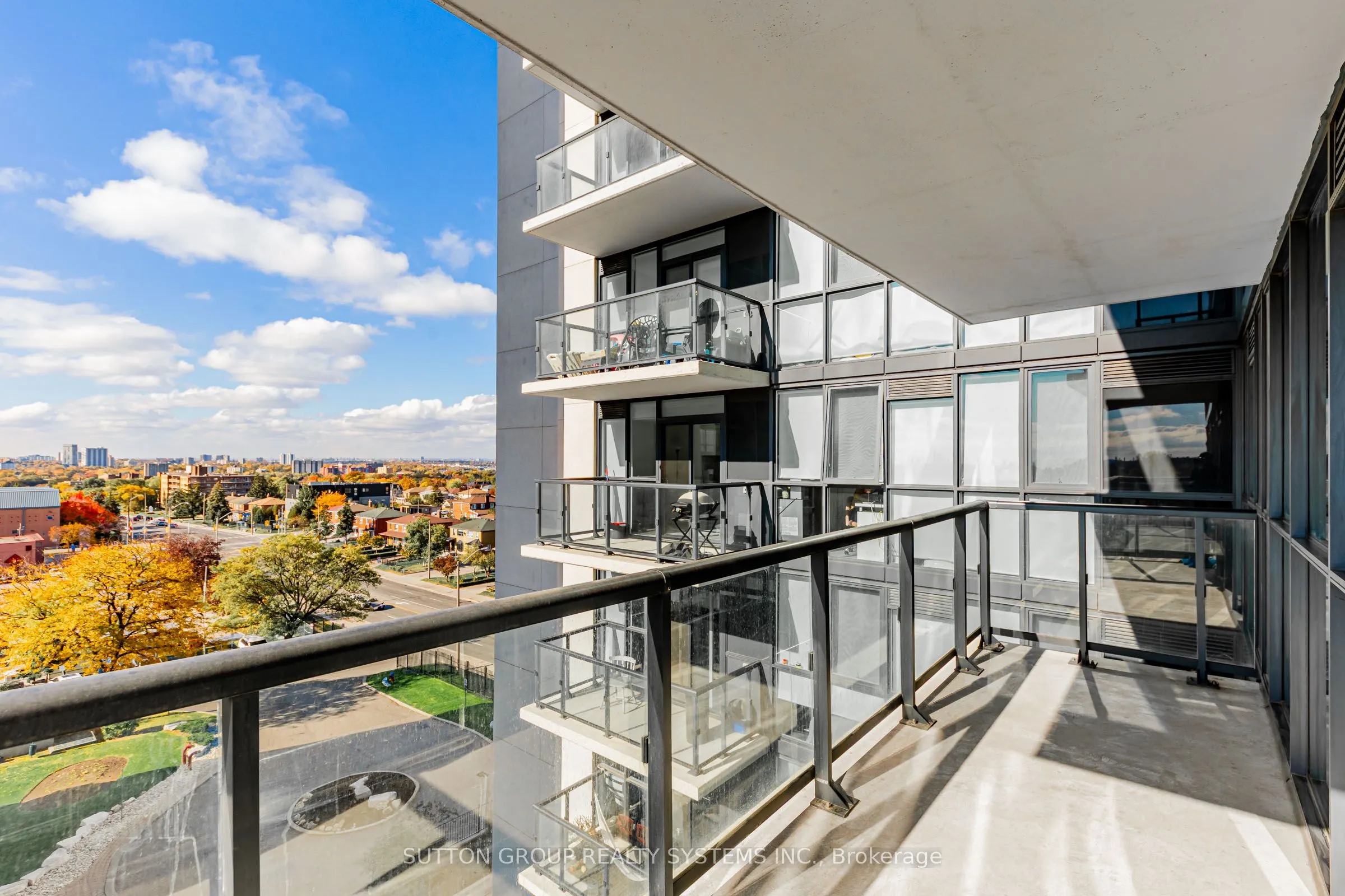 1461 Lawrence Avenue W, #611