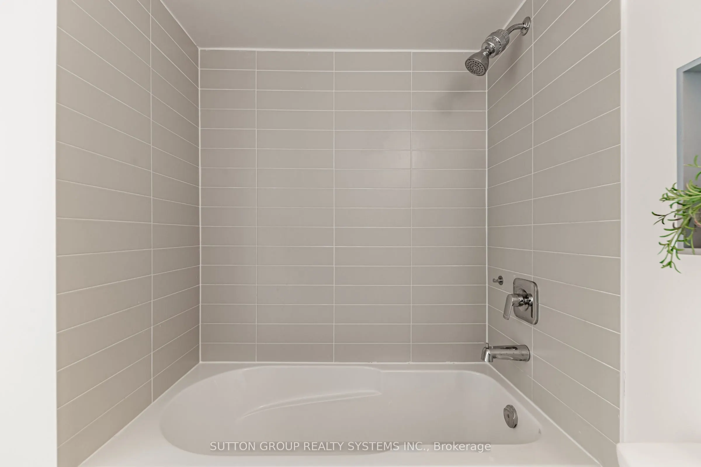 1461 Lawrence Avenue W, #611