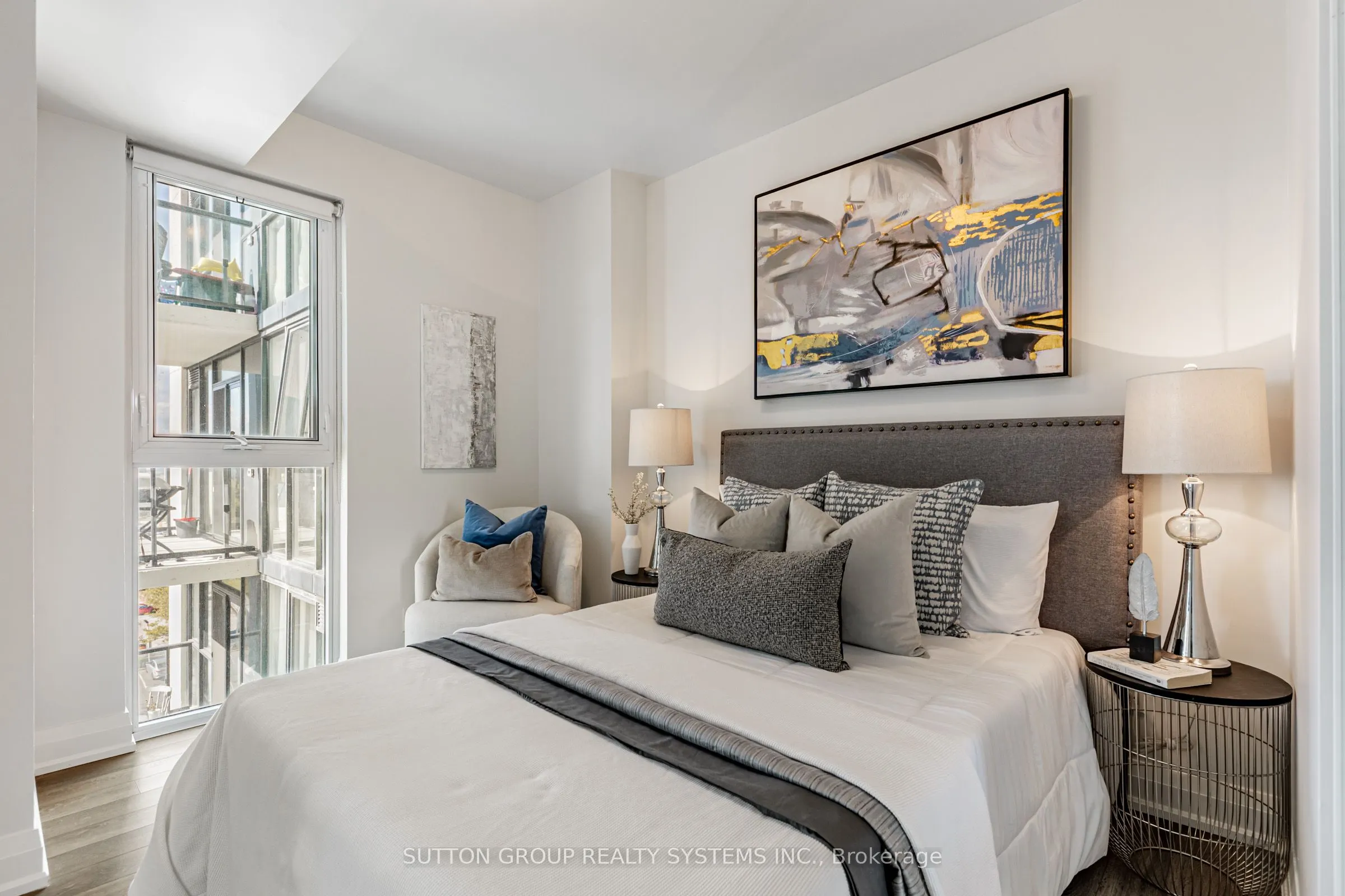 1461 Lawrence Avenue W, #611