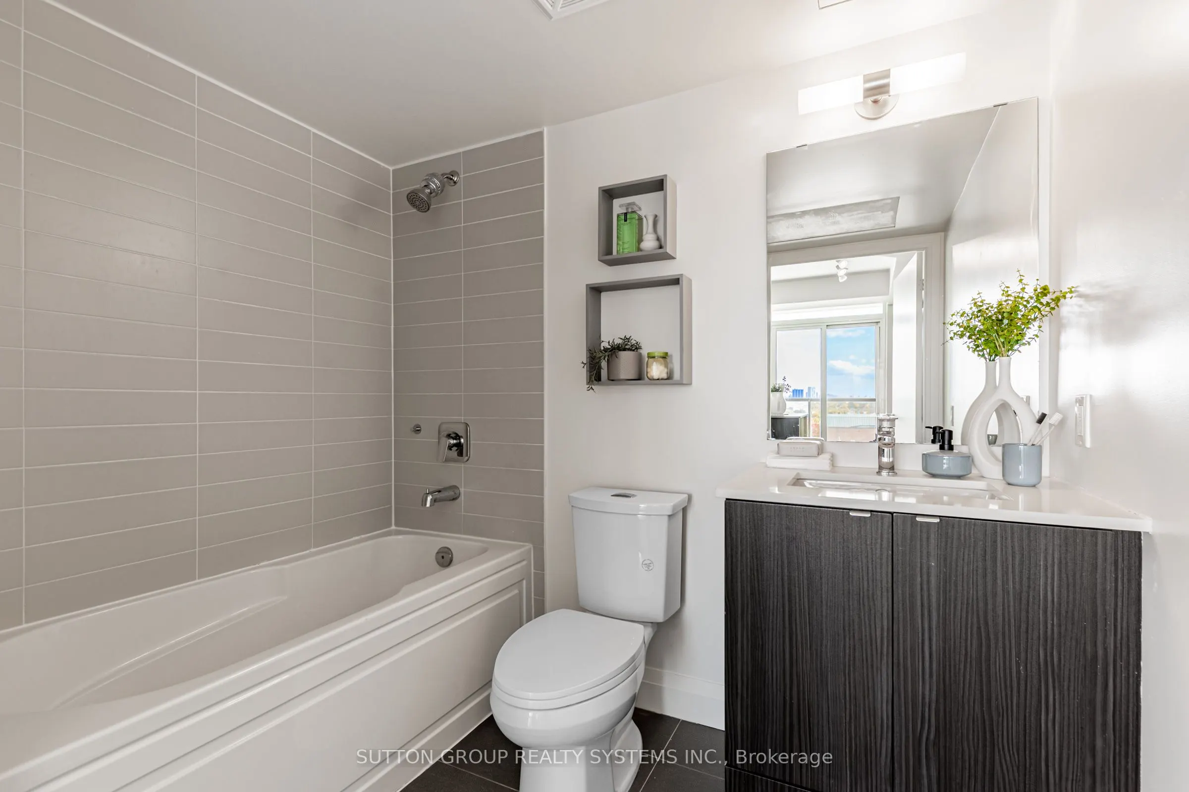 1461 Lawrence Avenue W, #611