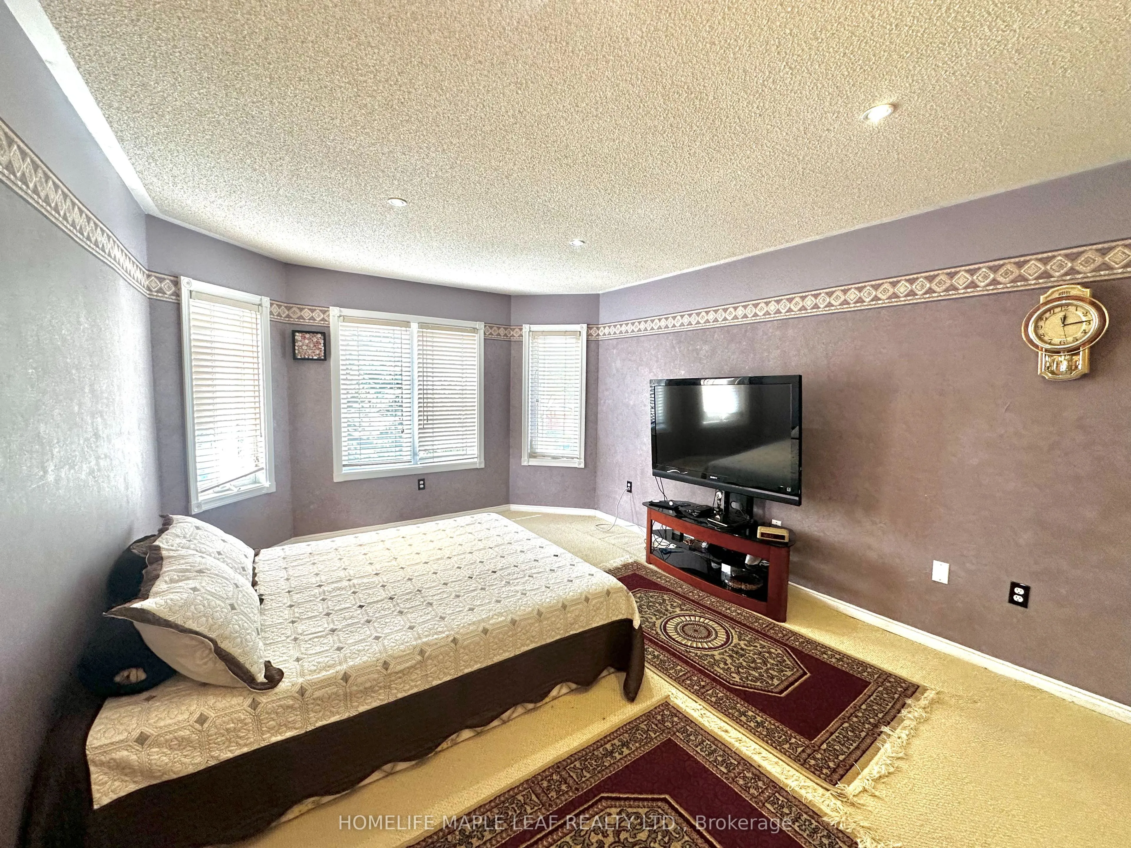 41 Woodstream Avenue E